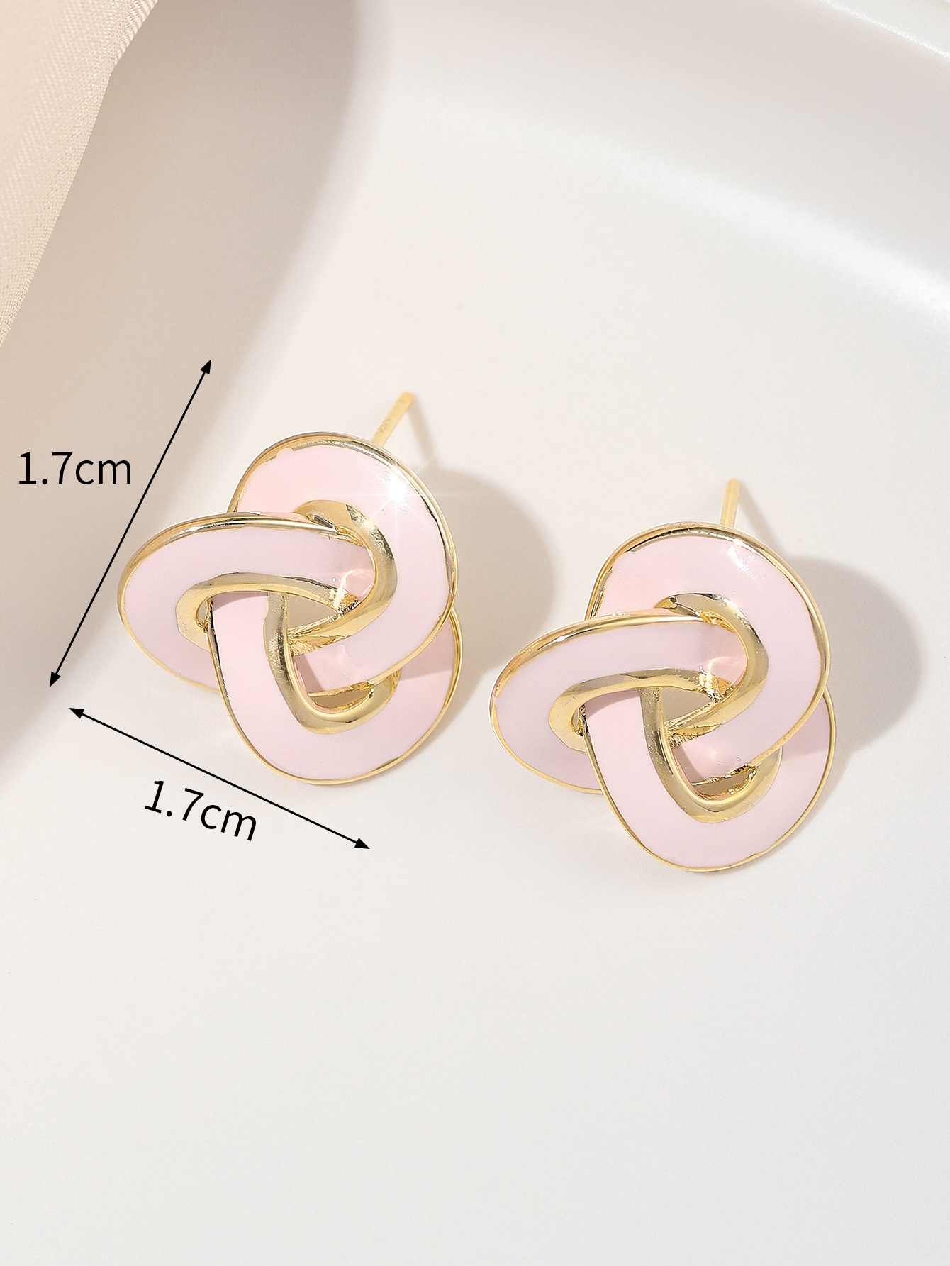 Xuhui brand exquisite and light luxury copper plated with real gold and zircon inlaid 925 silver needle cloverleaf lacquer design fashionable stud earrings Specification image