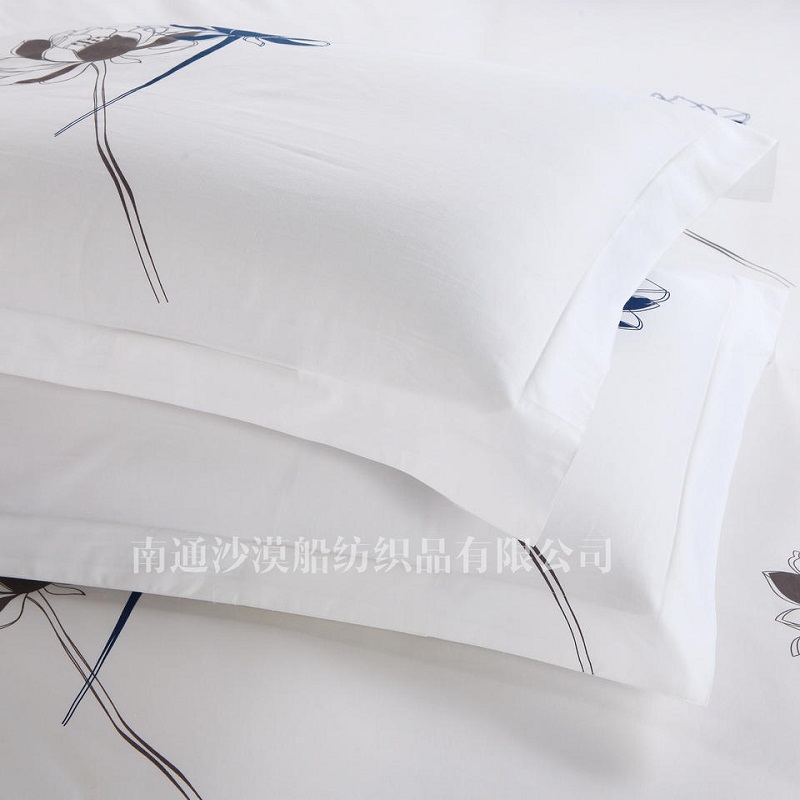 Bingti Lotus High-end Hotel four-piece bedding set, made of all-cotton Gongsatin fabric and featuring high-end printing techniques, is a homestay hotel Application Scenario