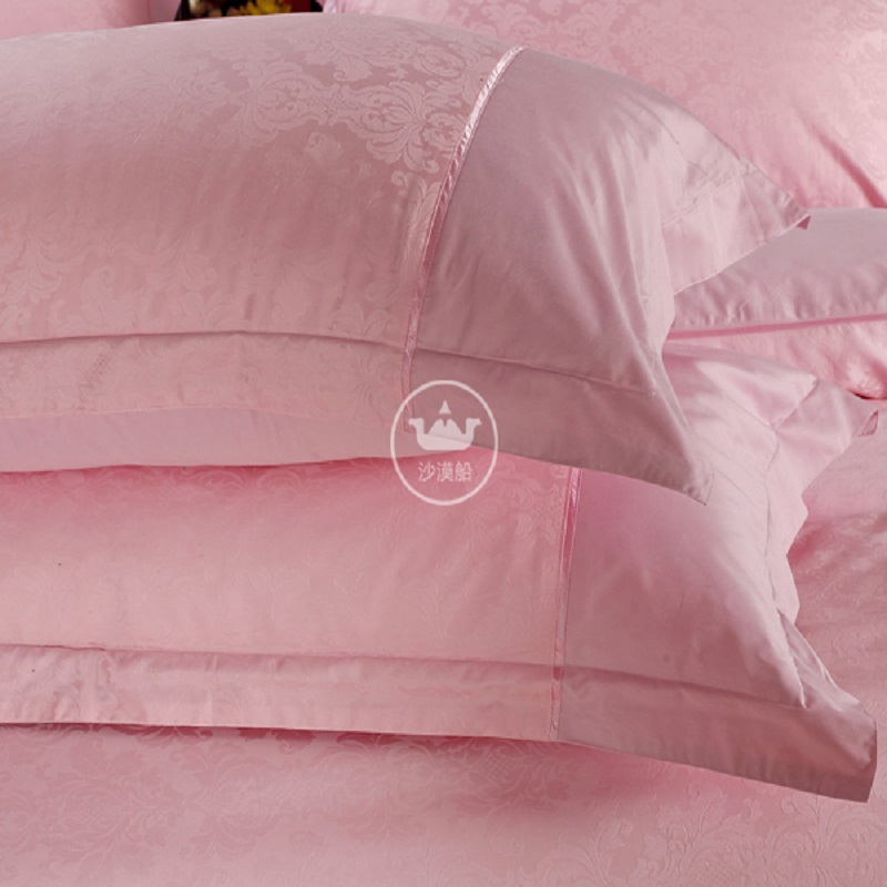 Hotel Beddi's pink memory hotel linen features a European style and noble quality. It interprets a classic luxurious and comfortable life with classic jacquard technology. It is smooth, fine, soft, comfortable and has good breathability Application Scenario