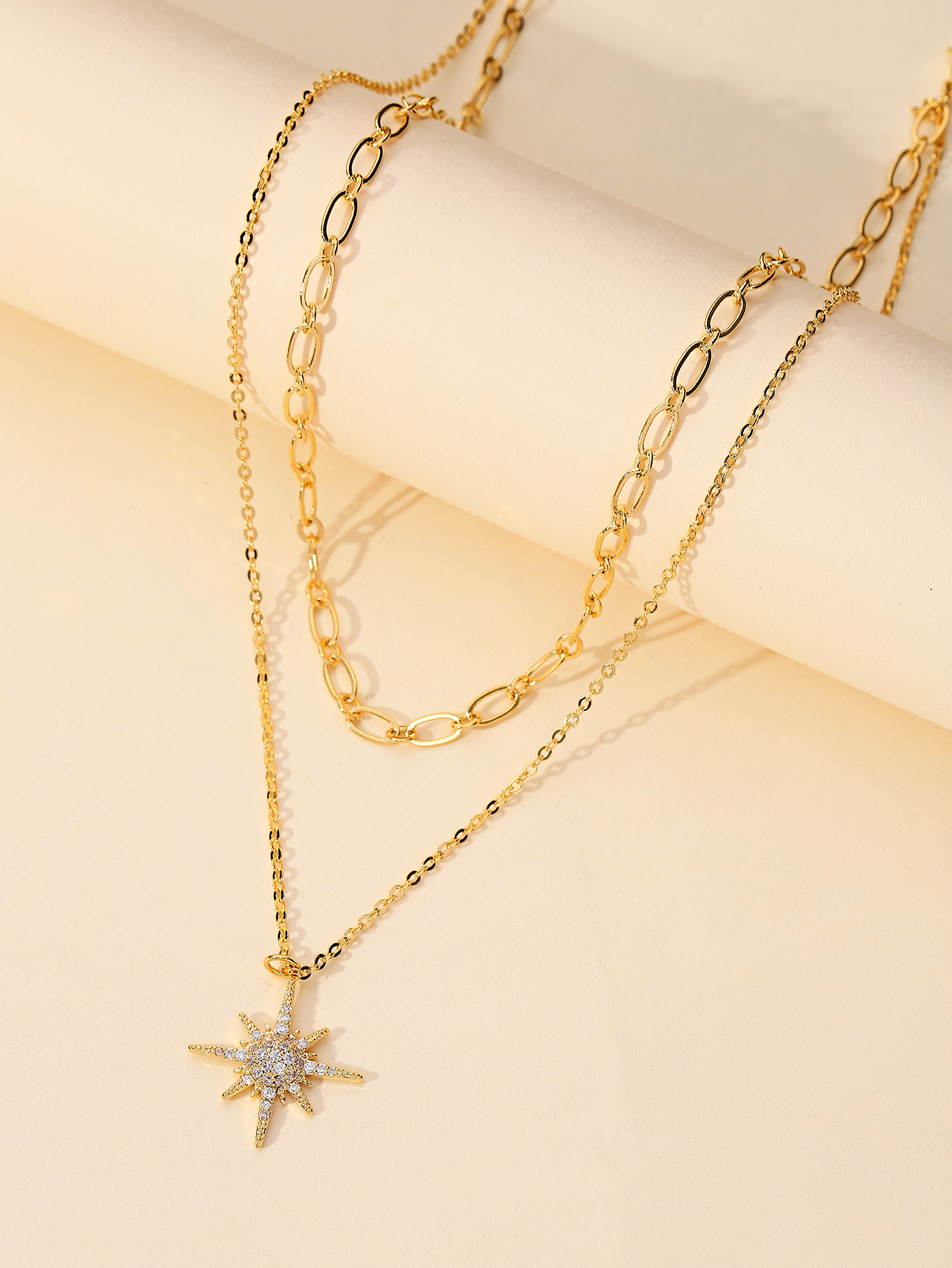 Xuhui brand's Star Necklace for women, a light luxury high-end sparkling diamond pendant sweater chain, a French style bestseller necklace. Give your girlfriend a necklace Item Picture