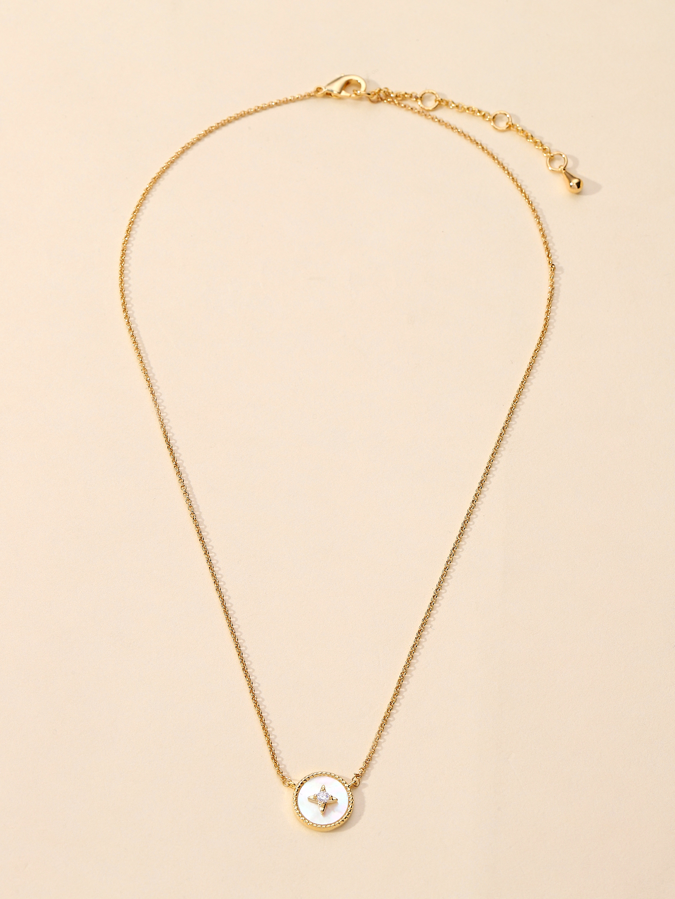 Xuhui brand's premium copper-plated genuine gold and zircon mother-of-pearl high-quality necklace pendant is fashionable and versatile Specification image