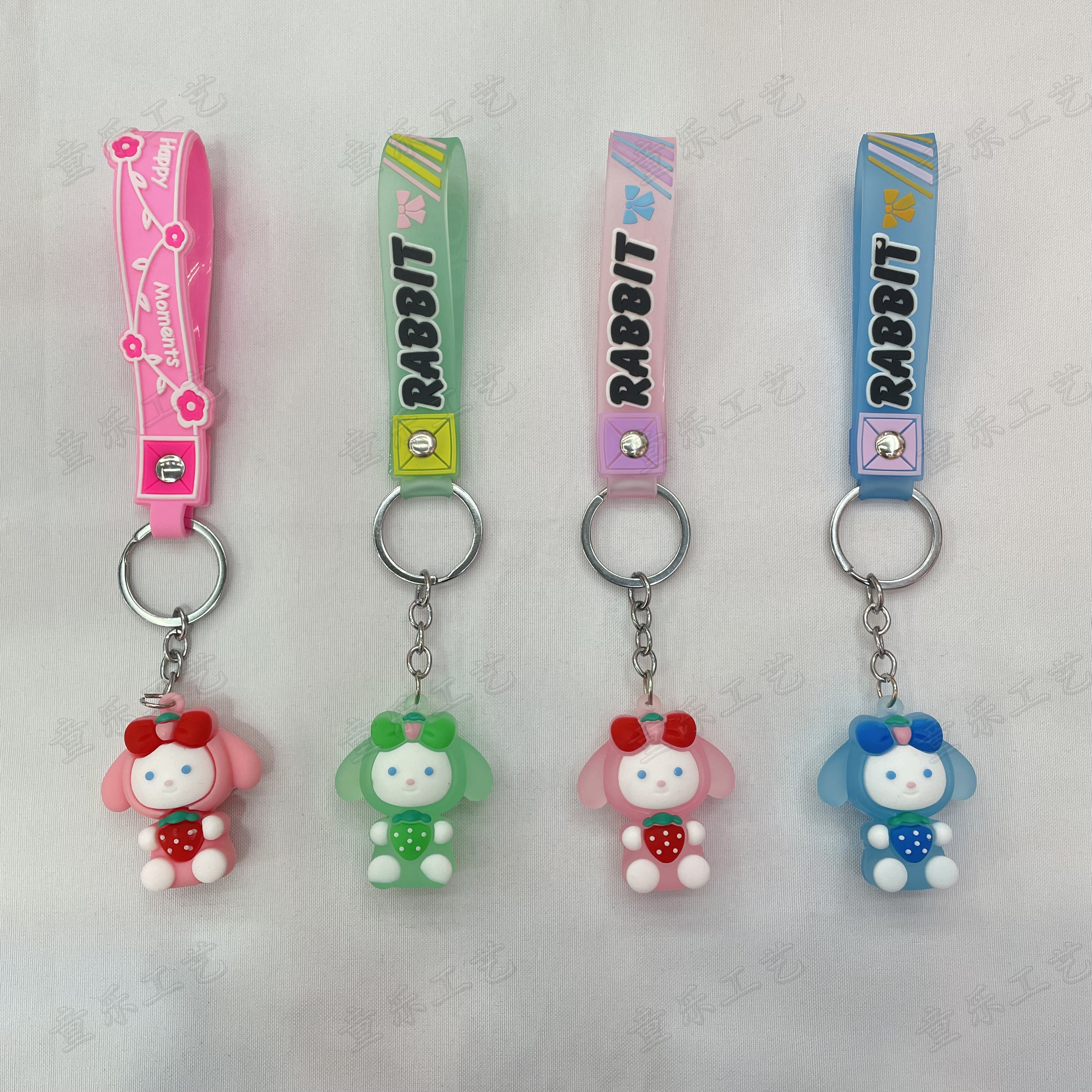Creative and popular animal-themed soft rubber keychain strawberry-themed 3D figurine pendant