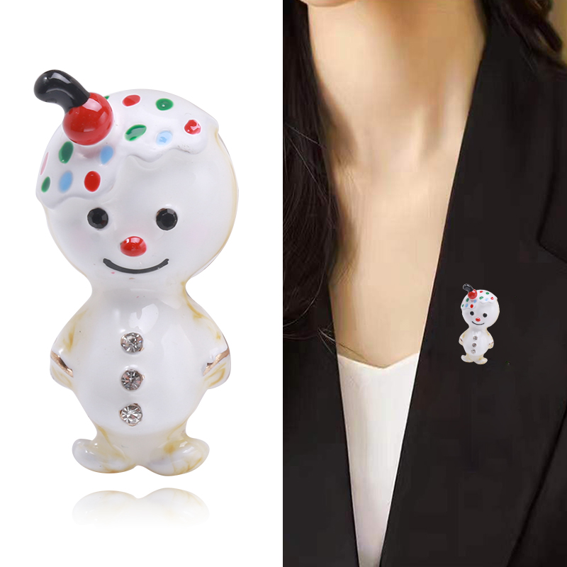 Factory direct sales of creative and light luxury Korean version new best-selling cartoon oil-drip snowman water diamond creative retro brooch, simple and fashionable accessory pin in stock
