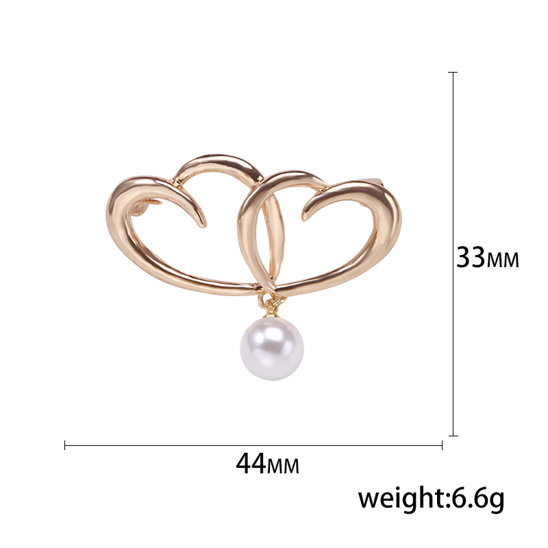 Factory direct sales of creative and light luxury Korean version new best-selling cartoon glossy heart-shaped freshwater pearl light luxury water diamond creative retro brooch, simple and fashionable accessory pin in stock Application Scenario