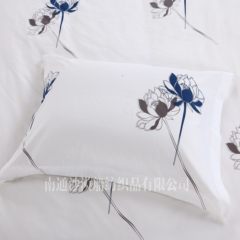 Bingti Lotus High-end Hotel four-piece bedding set, made of all-cotton Gongsatin fabric and featuring high-end printing techniques, is a homestay hotel pic 4