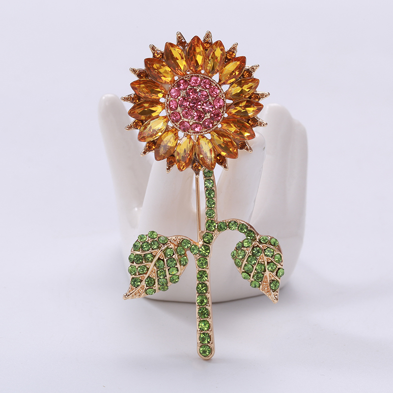 Factory direct sales of creative and light luxury Korean version new best-selling cartoon water diamond sunflower water diamond creative retro brooches, simple and fashionable accessory pins in stock details Picture