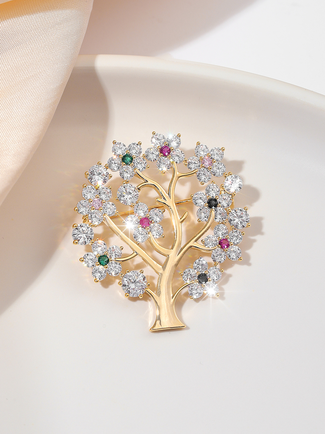 旭晖品牌精品 铜镀真金镶锆石 发财树高品质气质优雅胸针产品图