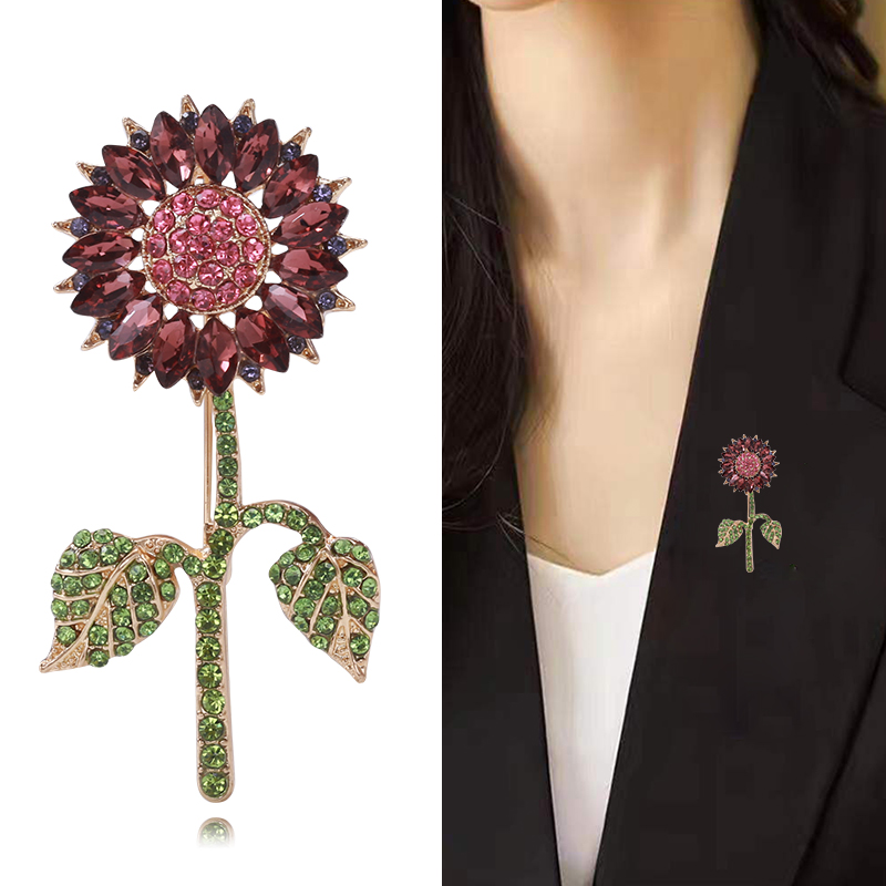 Factory direct sales of creative and light luxury Korean version new best-selling cartoon water diamond sunflower water diamond creative retro brooches, simple and fashionable accessory pins in stock