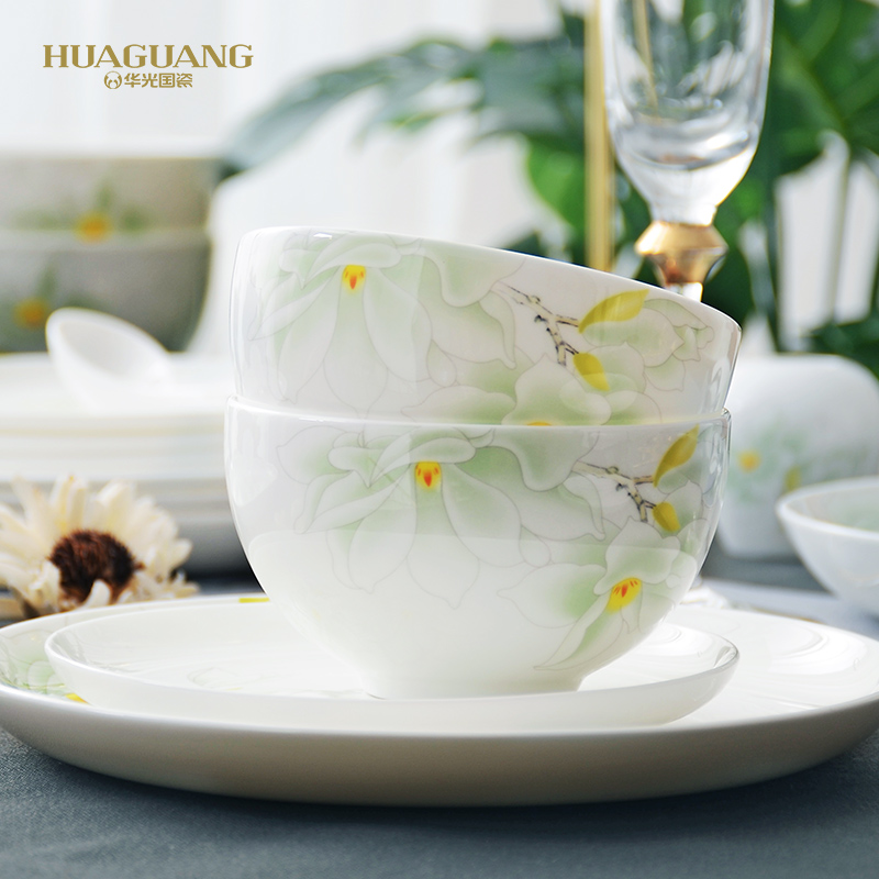 Huaguang Bone China and National porcelain glazed Mid-color Set of tableware 32-head / 46-head Magnolia Gift Box Application Scenario
