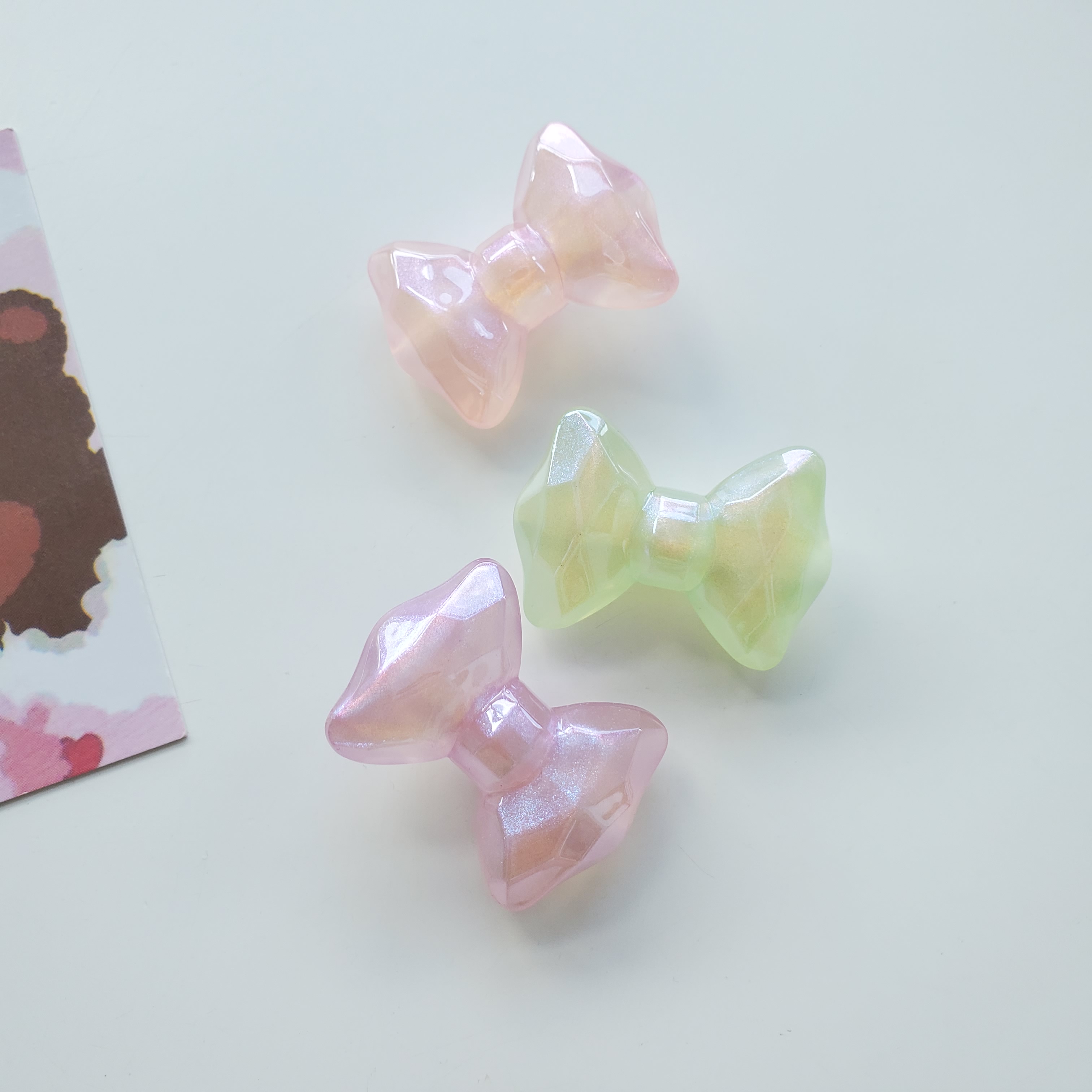 Chen Ming's DIY jewelry accessories, pearlescent sugar beans, acrylic beads, handcrafted 35mm back hole bow accessory materials, complete package Application Scenario