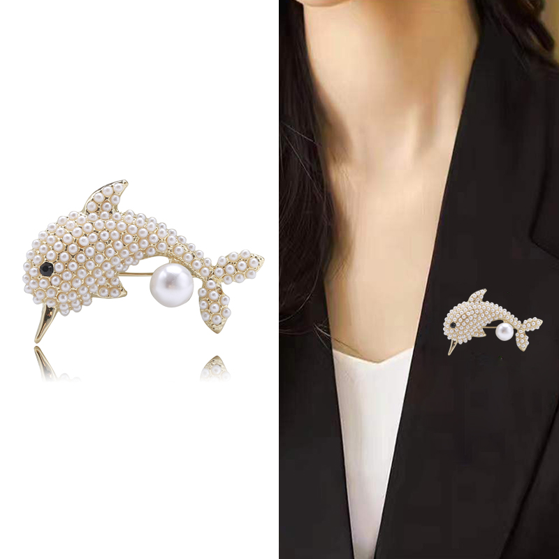 Factory direct sales of creative and light luxury Korean version new best-selling cartoon pearl dolphin money tree light luxury water diamond creative retro brooch simple and fashionable accessory pin in stock Factory direct sales of creative and light luxury Korean version new best-selling cartoon pearl dolphin money tree light luxury water diamond creative retro brooch simple and fashionable accessory pin in stock
