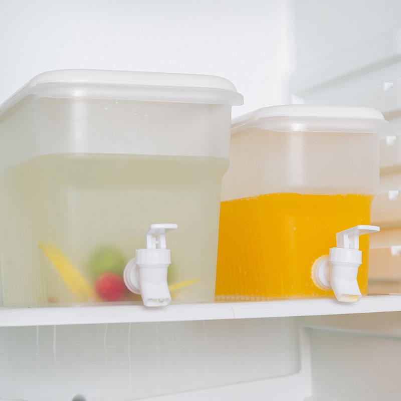 Export of large-capacity refrigerators and cold water kettles with faucets Application Scenario
