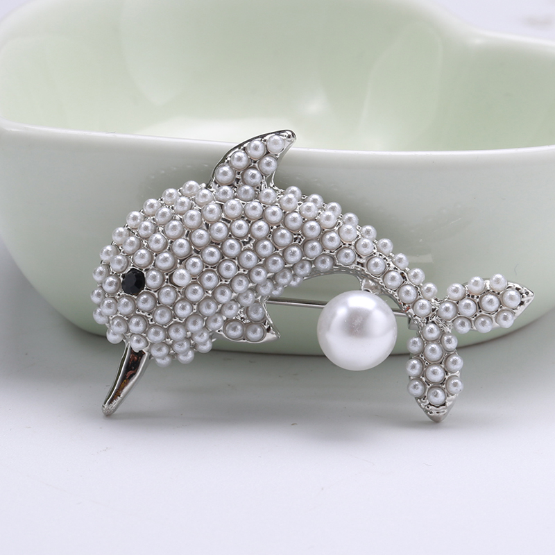 Factory direct sales of creative and light luxury Korean version new best-selling cartoon pearl dolphin money tree light luxury water diamond creative retro brooch simple and fashionable accessory pin in stock Application Scenario
