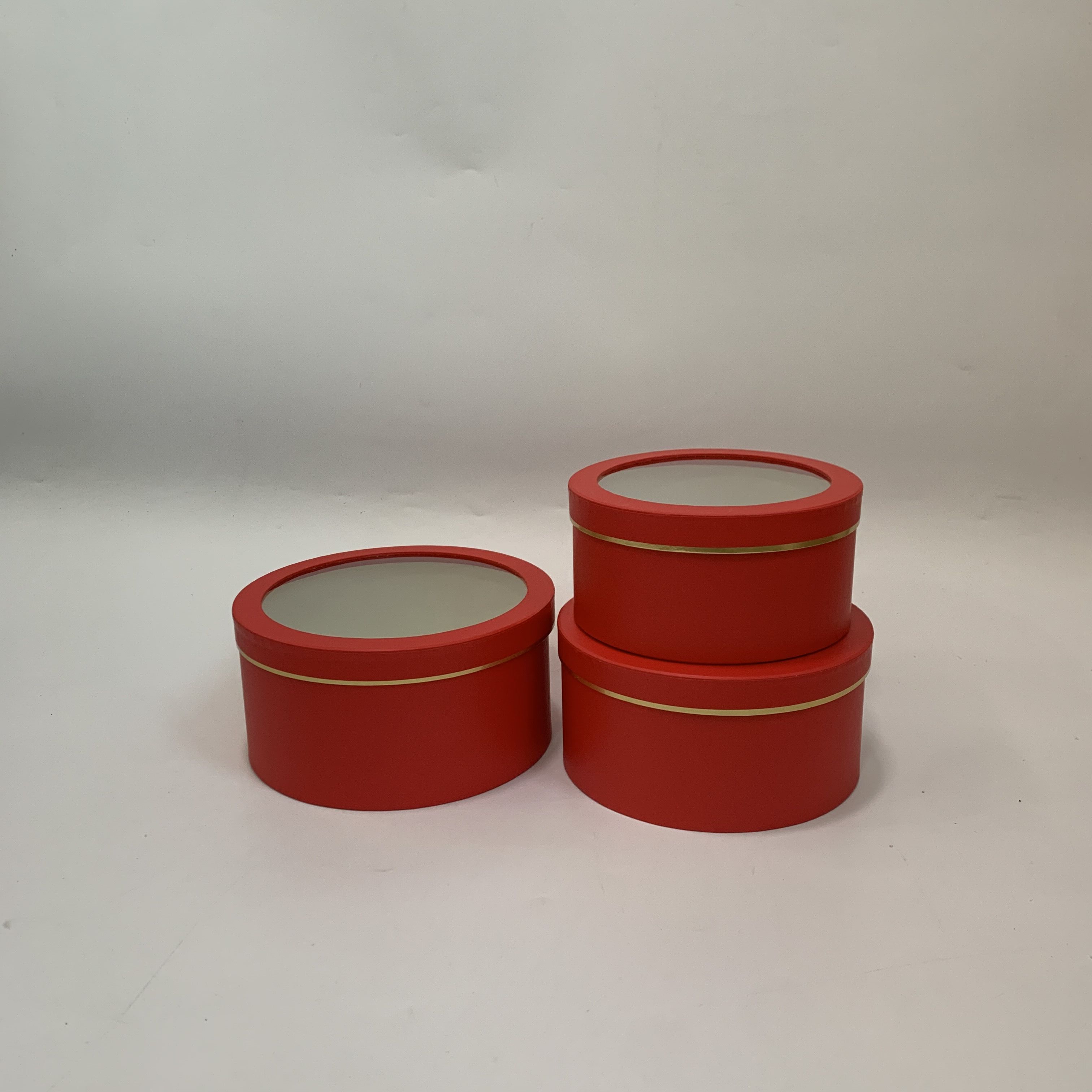 Vina circular hollowed-out three-piece gift box, three-piece gift box, flower box, fresh flower packaging box, and souvenir gift box Application Scenario