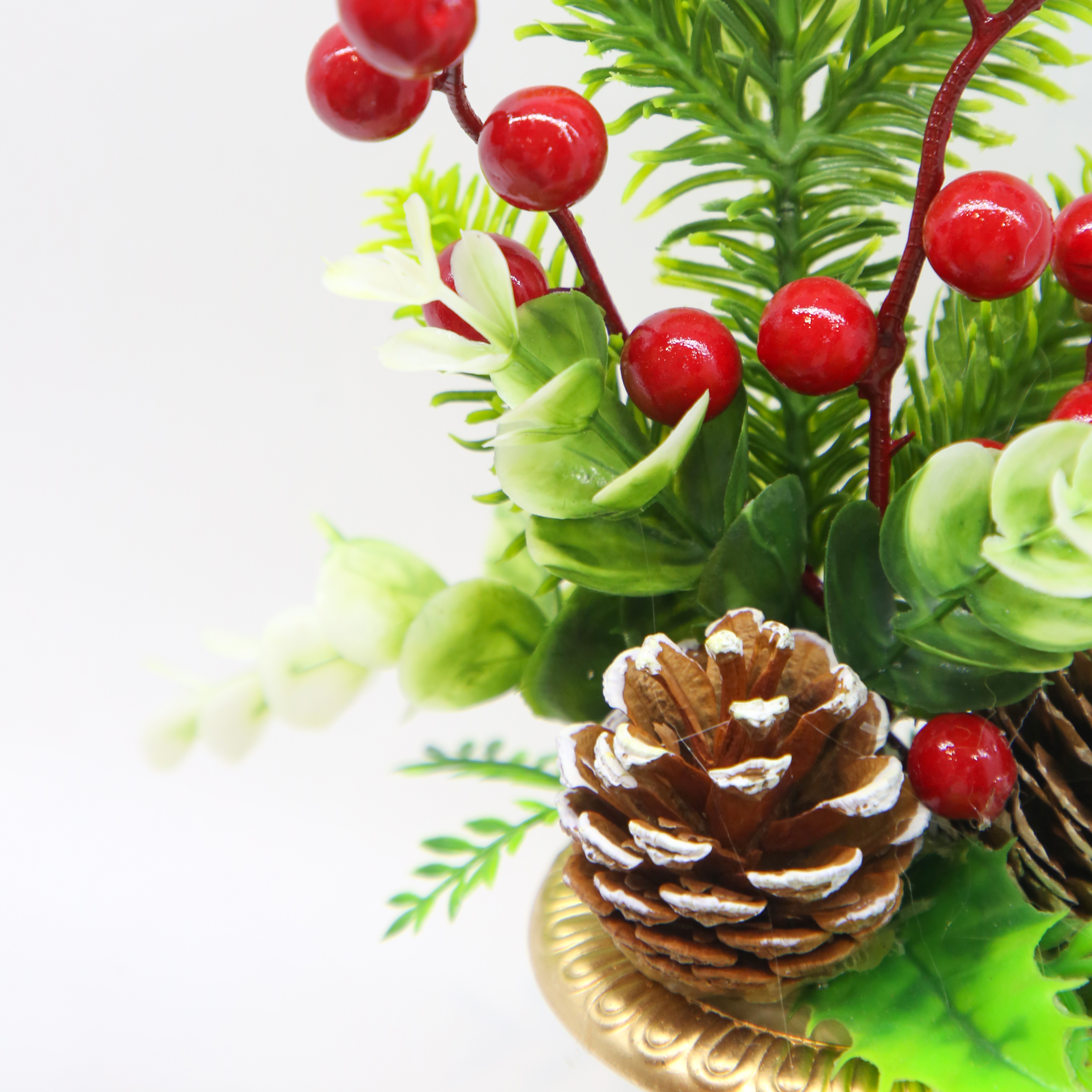 Christmas encryption shopping mall window displays, hotel decorations, hanging ornaments, props, Christmas costumes, festival decorations 6 Application Scenario