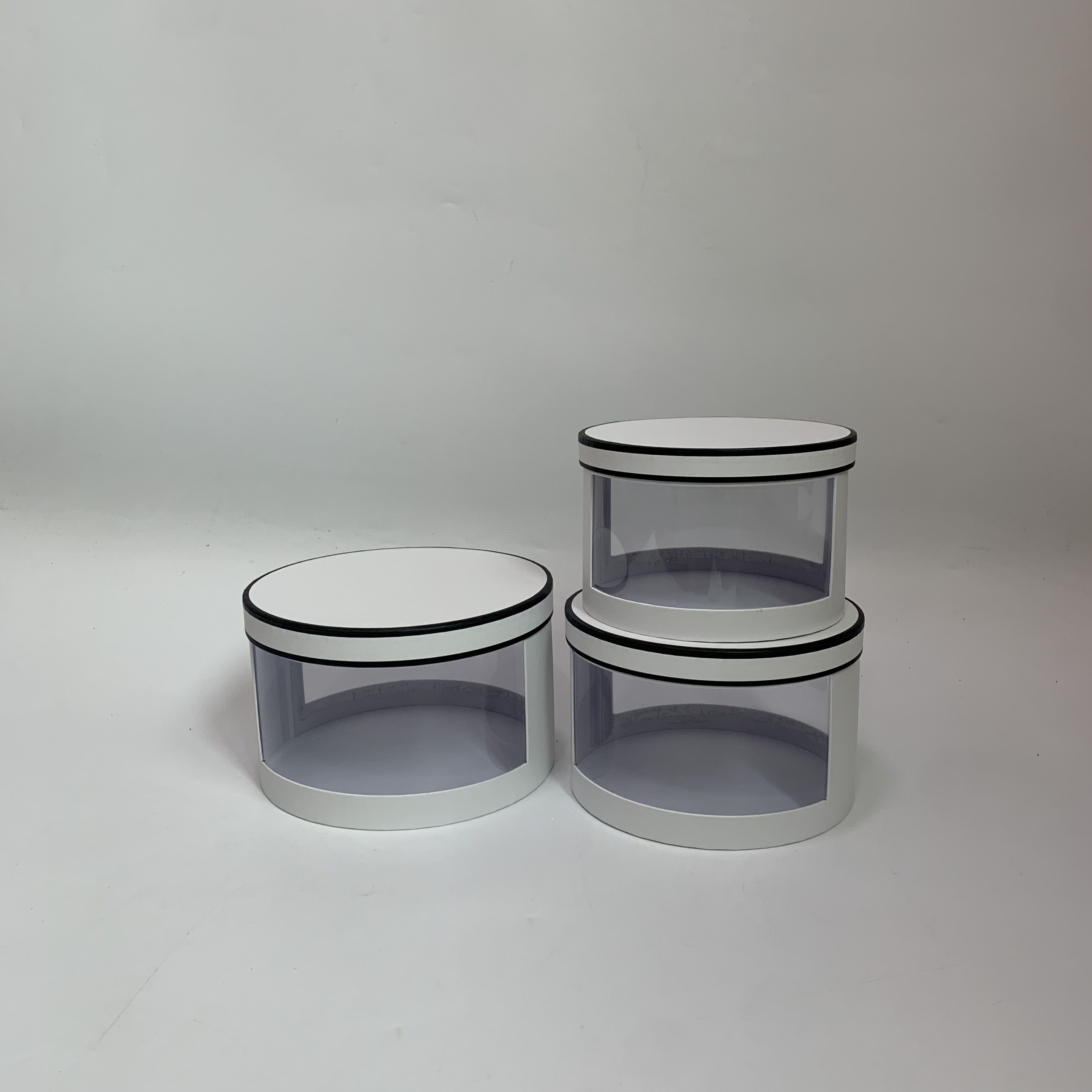 Vina hollowed-out circular gift box three-piece set, Valentine's Day flower gift box, souvenir gift box, flower box gift box Specification image