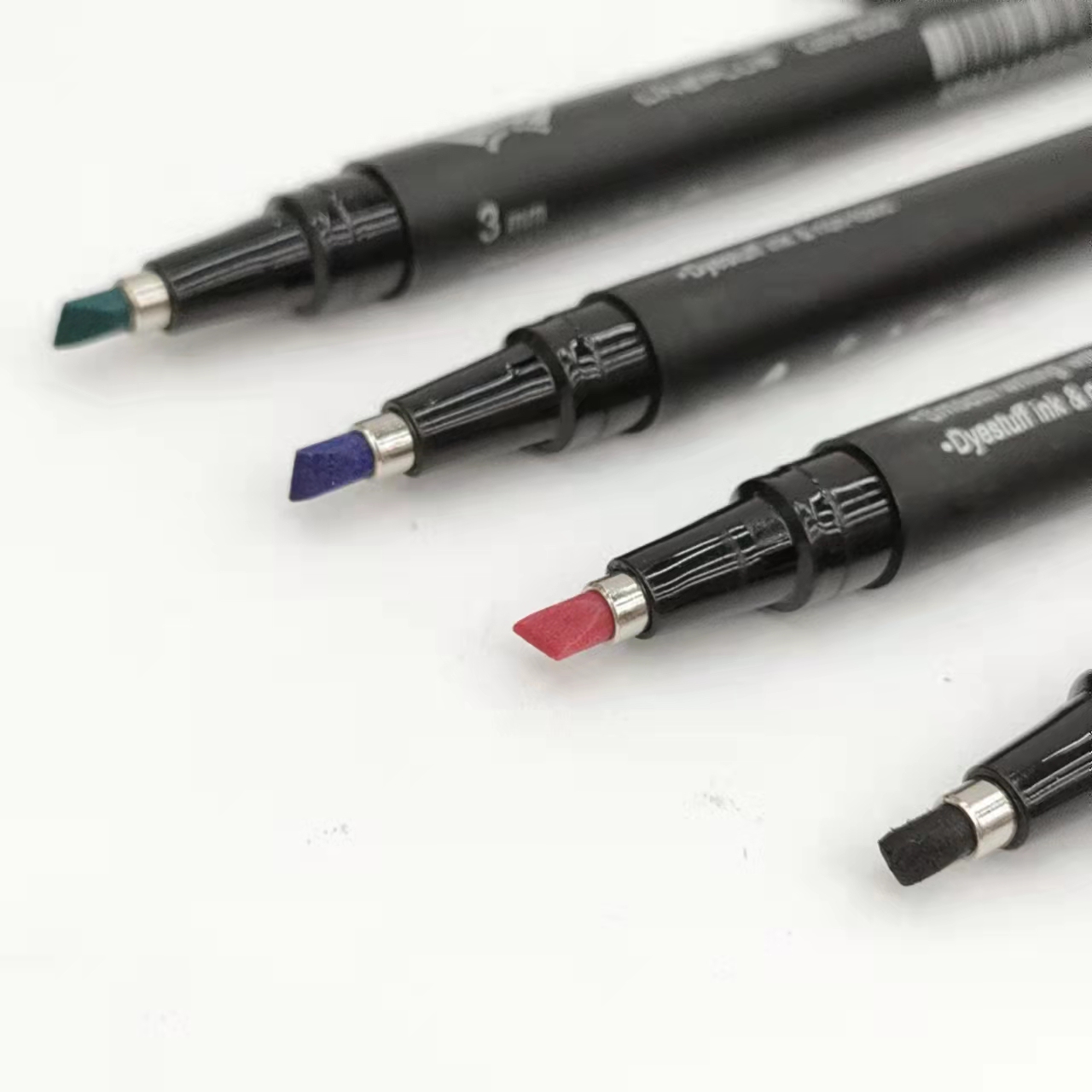 4-color water-based pens for smooth writing and marking of key points, office supplies Specification image