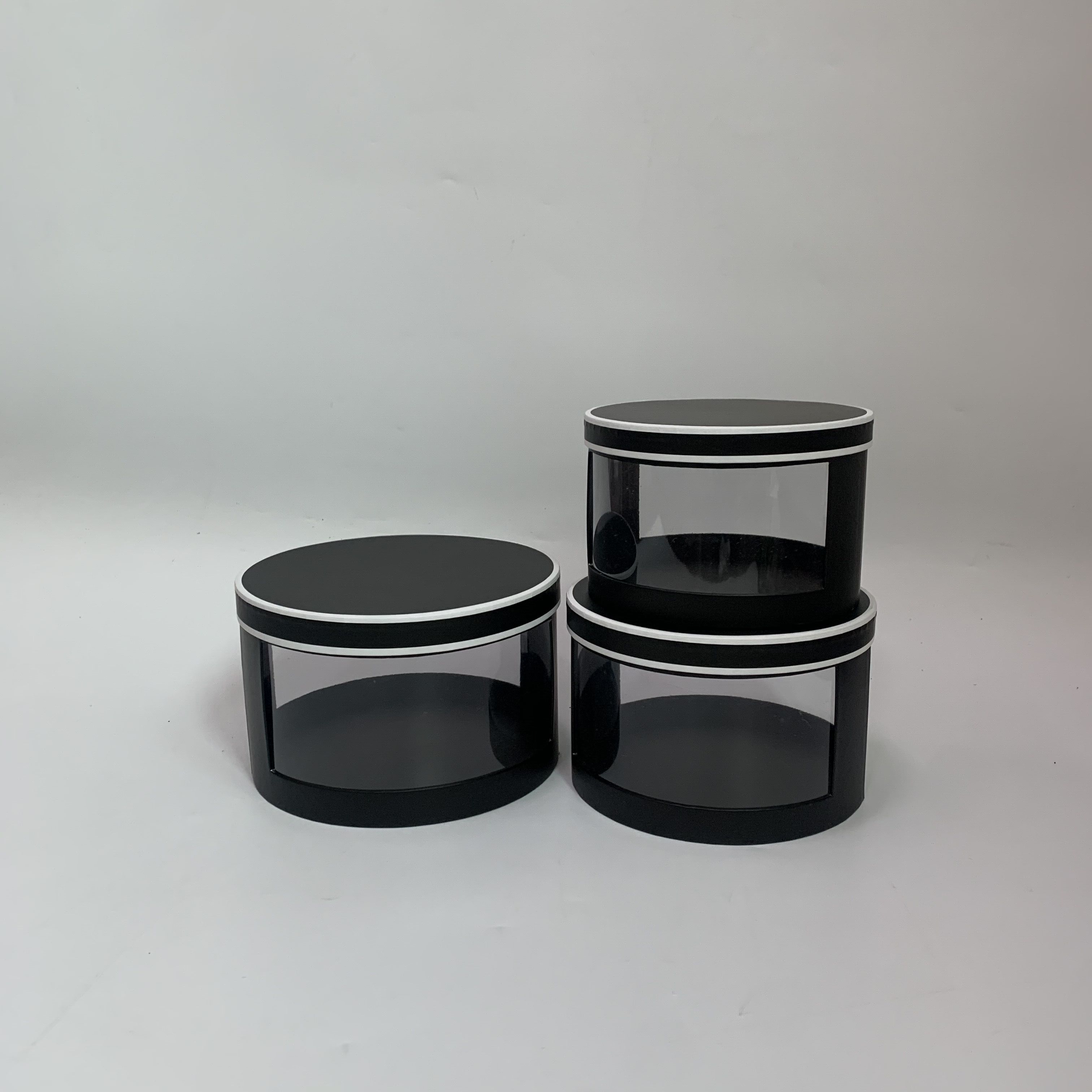 Vina hollowed-out circular gift box three-piece set, Valentine's Day flower gift box, souvenir gift box, flower box gift box Application Scenario