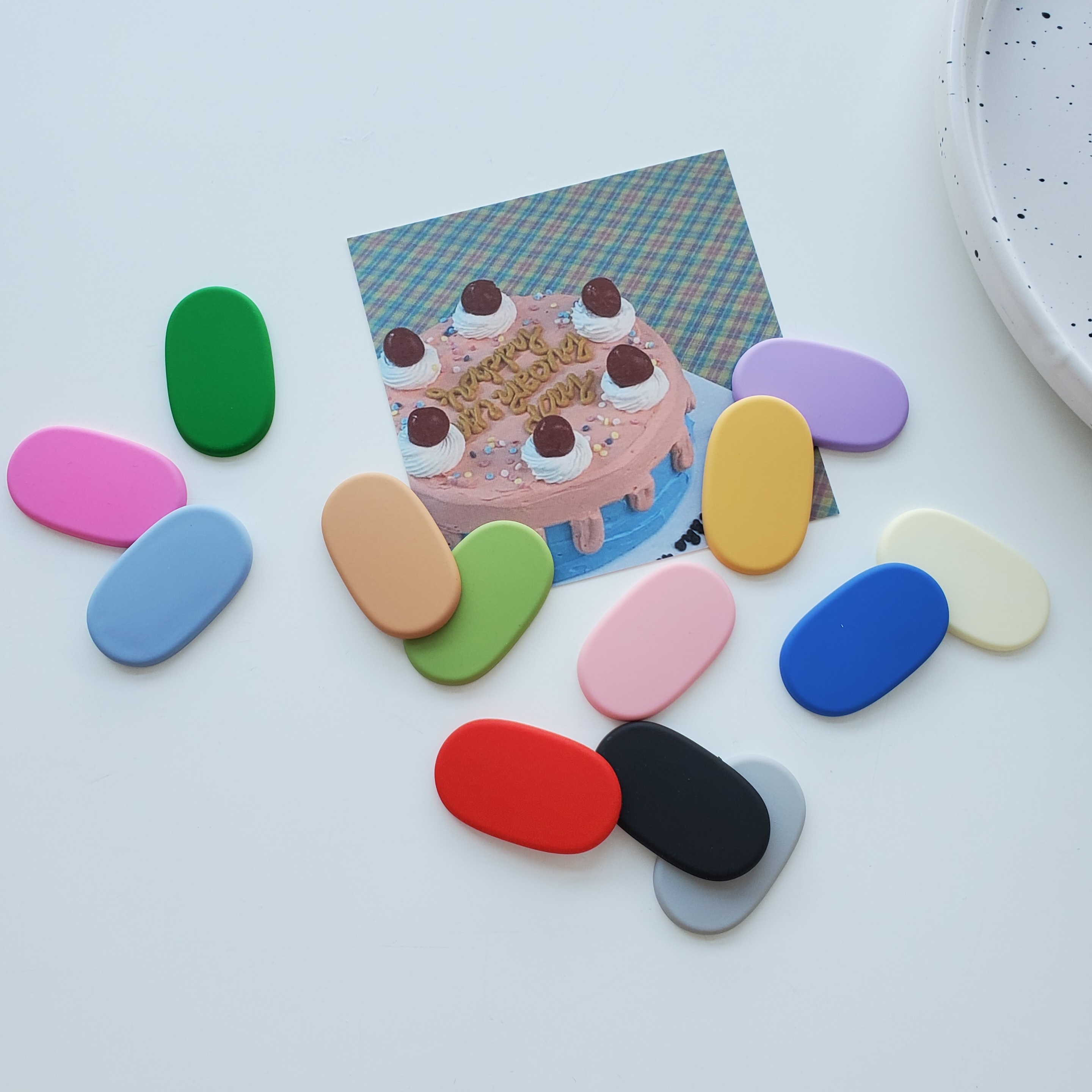Chen Ming Accessories' new best-selling items include candy, rubber, oval, flat-bottom hair clips, headwear, phone cases, patches, clothing materials and accessories Specification image