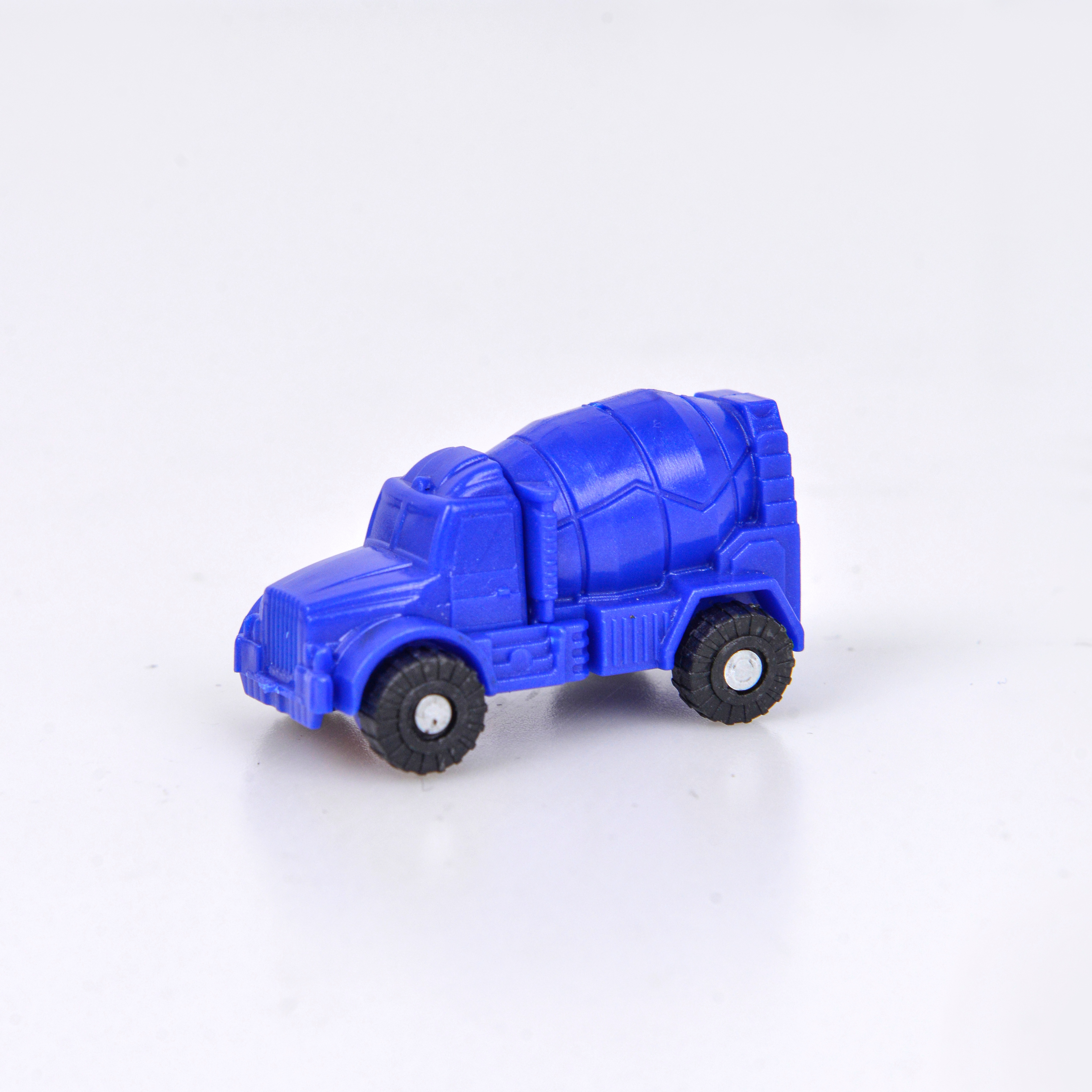 变形蓝色模型玩具车