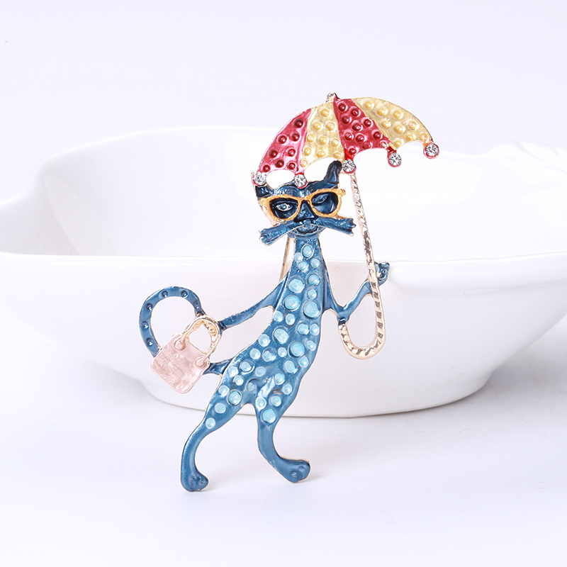 Factory direct sales of creative and light luxury Korean version new best-selling cartoon oil-drip cat knot light luxury water diamond creative retro brooch simple and fashionable accessory pin in stock Item Picture