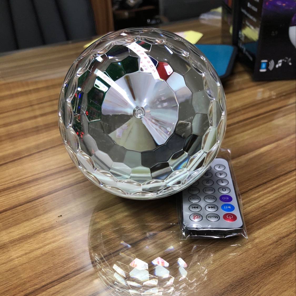 E27 Mini Bluetooth Magic Ball E27 Mini Bluetooth Magic Ball