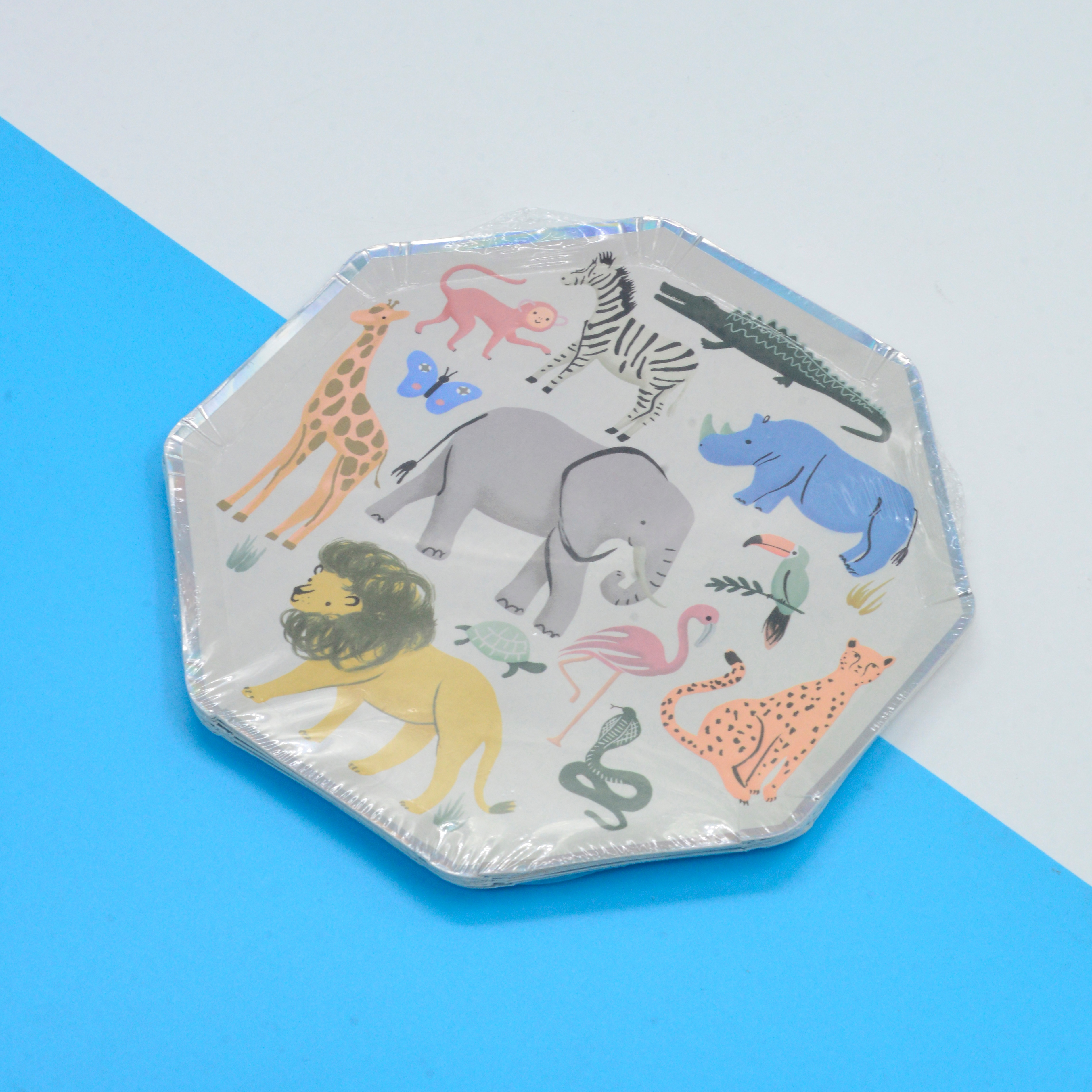 A popular disposable animal-patterned cake plate Application Scenario