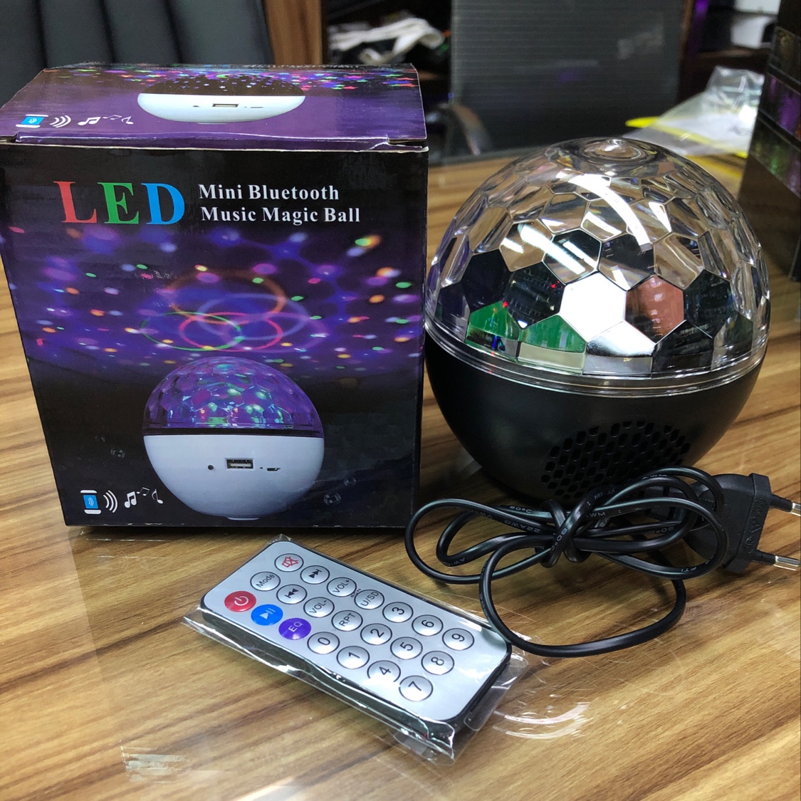 Mini Bluetooth Magic Ball (Plug Version) details Picture