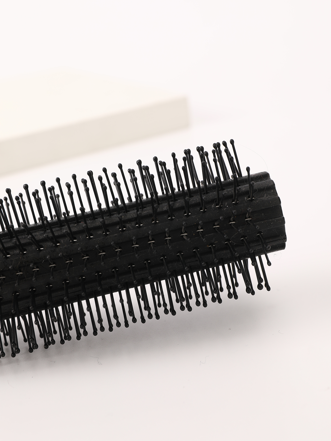Massage comb, head massage, soft air bag comb, fashionable comb, curling hair, activating meridians, various colors in stock, smooth hair comb, curling hair comb, can be styled Application Scenario