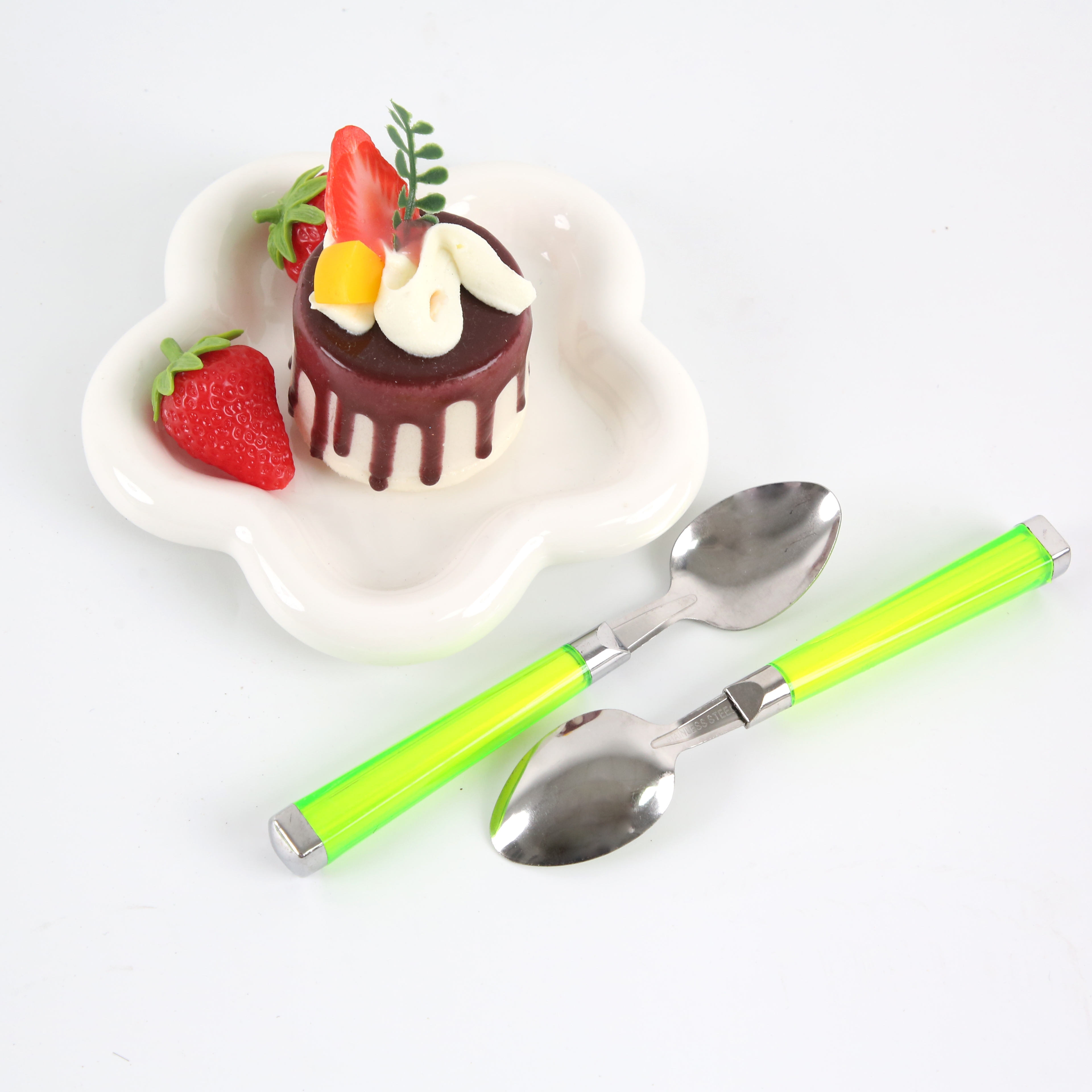 Wholesale of stainless steel card head spoons and tableware from the manufacturer. Xu Shengyou Small Commodities Department Store. One yuan and two yuan Application Scenario