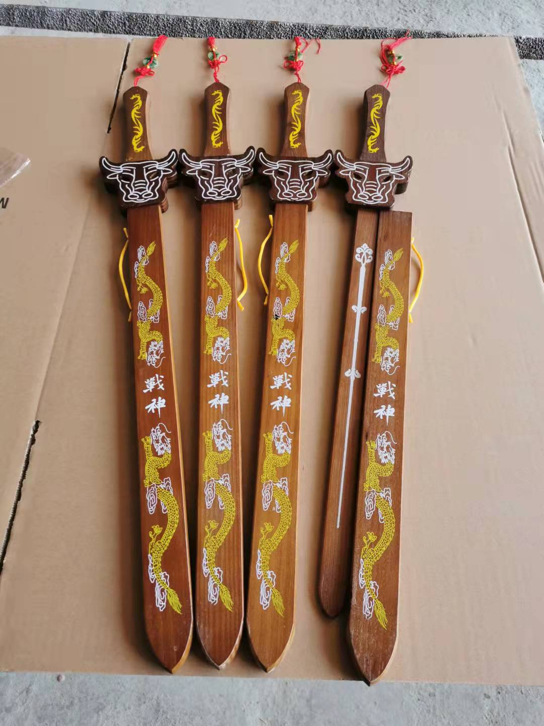 الخشب الخشبي، السيوف، السيوف، السيوف Item Picture