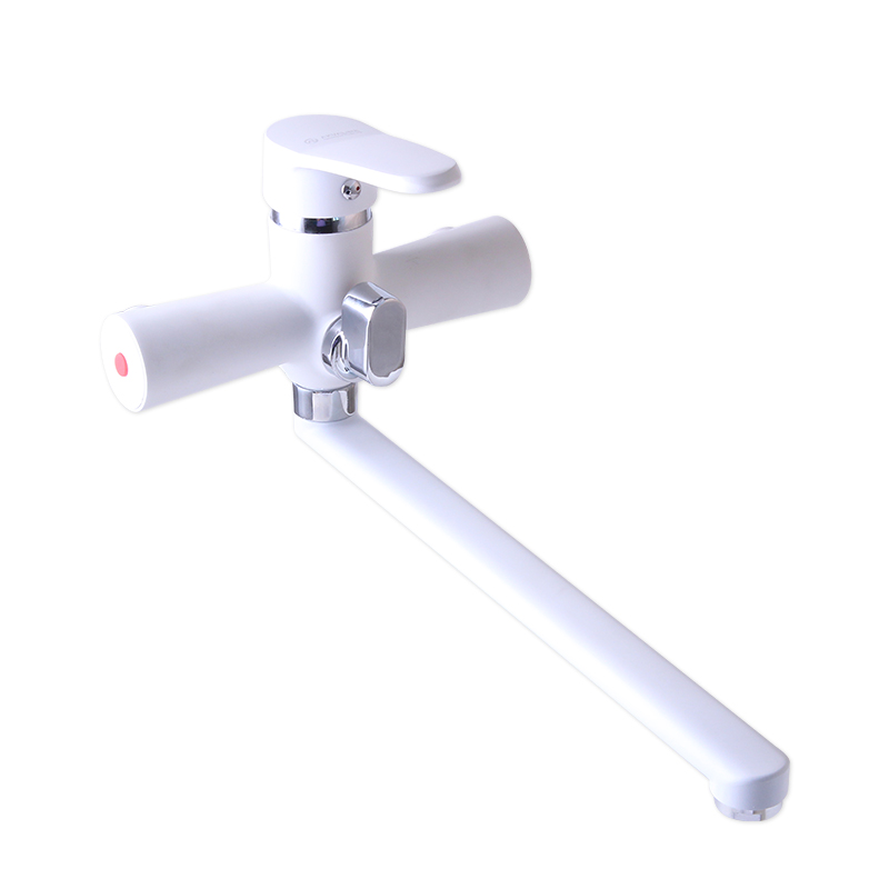 白色烤漆/家用水龙头白底实物图