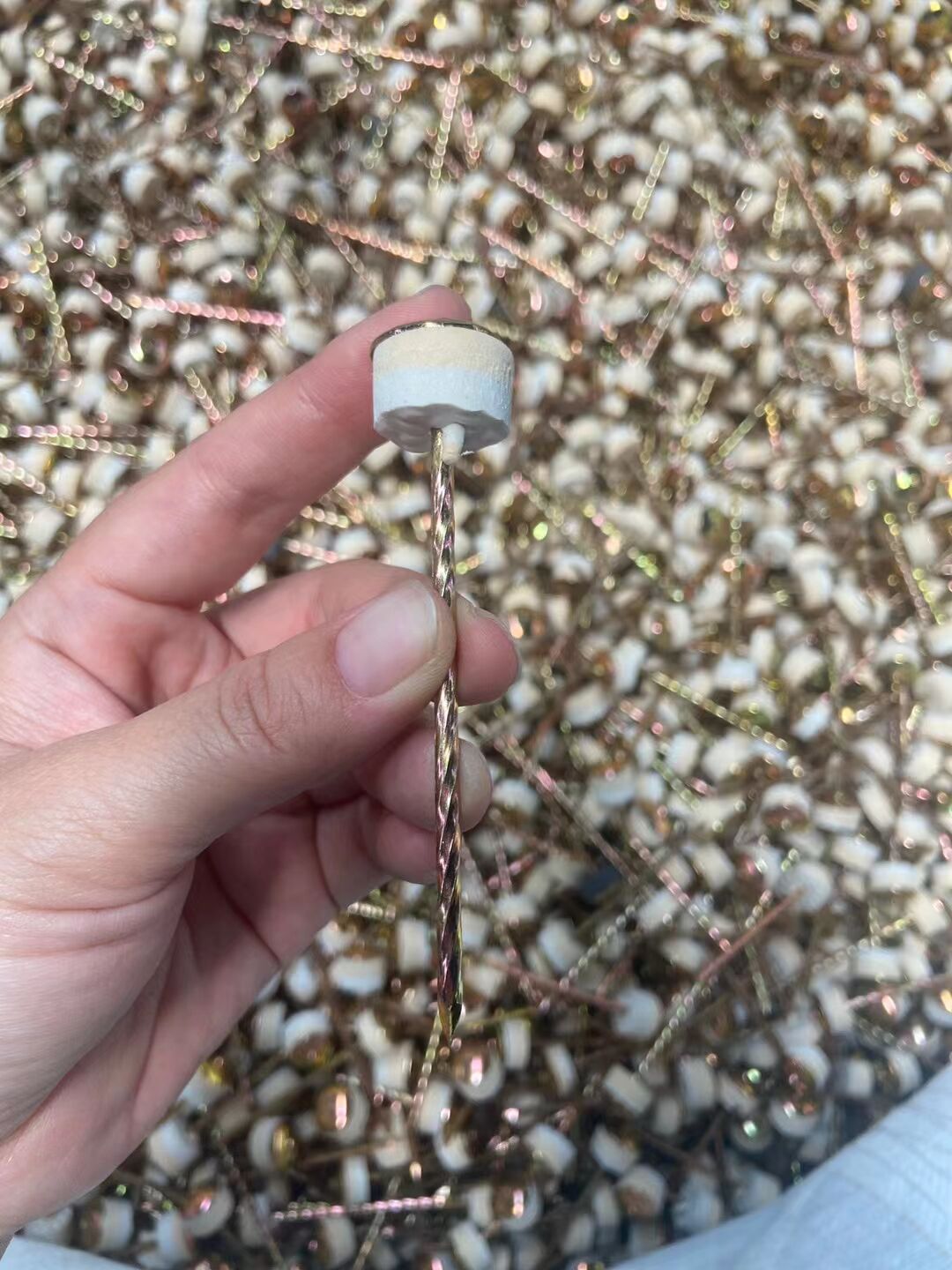 Manufacturer corrugated nails, straight rod corrugated nails, padded corrugated nails, hemp rod corrugated nails, roof nails, Roofing nails, 9G, 2.5-inch nails, galvanized corrugated nails, large cap nails Application Scenario