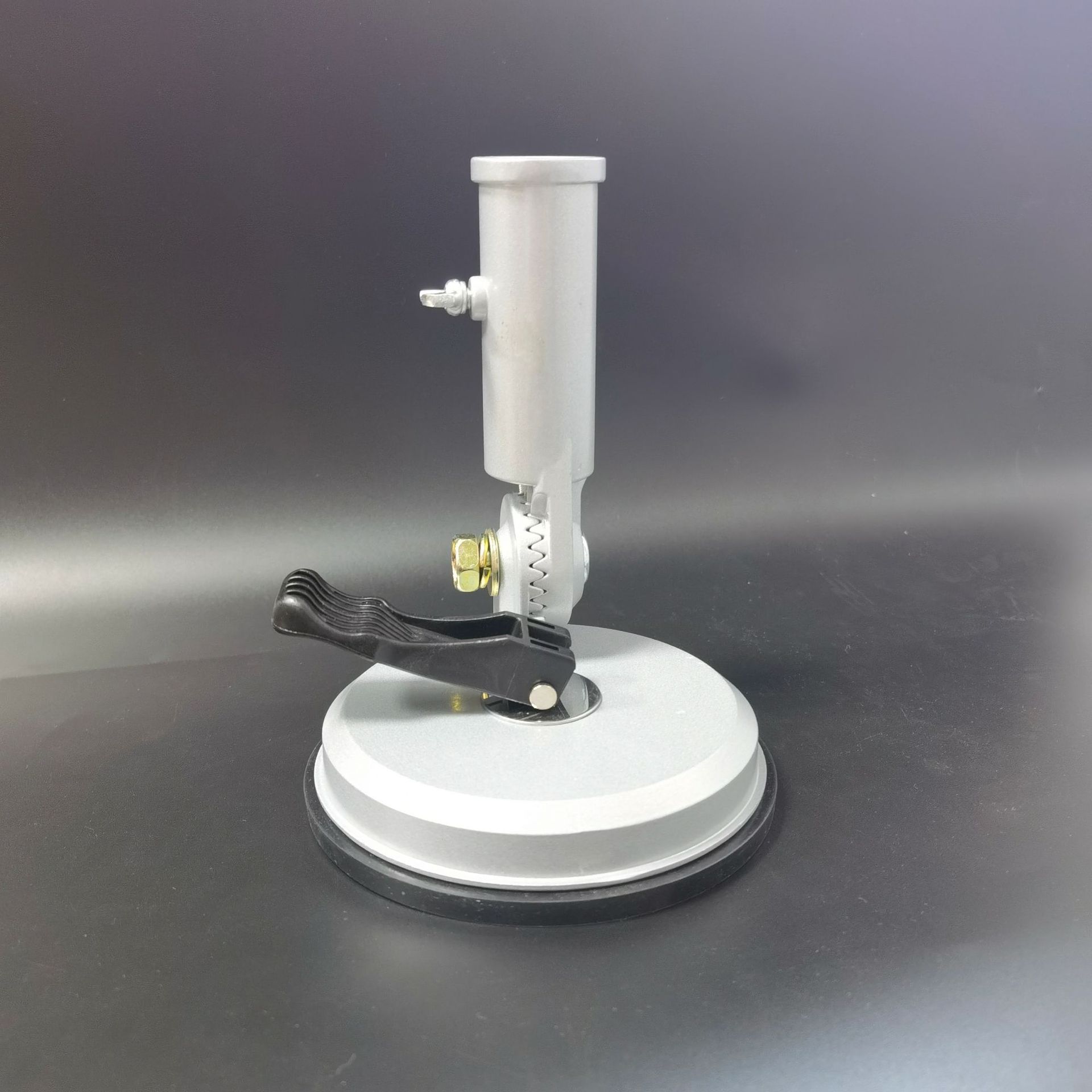 Off-road vehicle flagpole suction cup