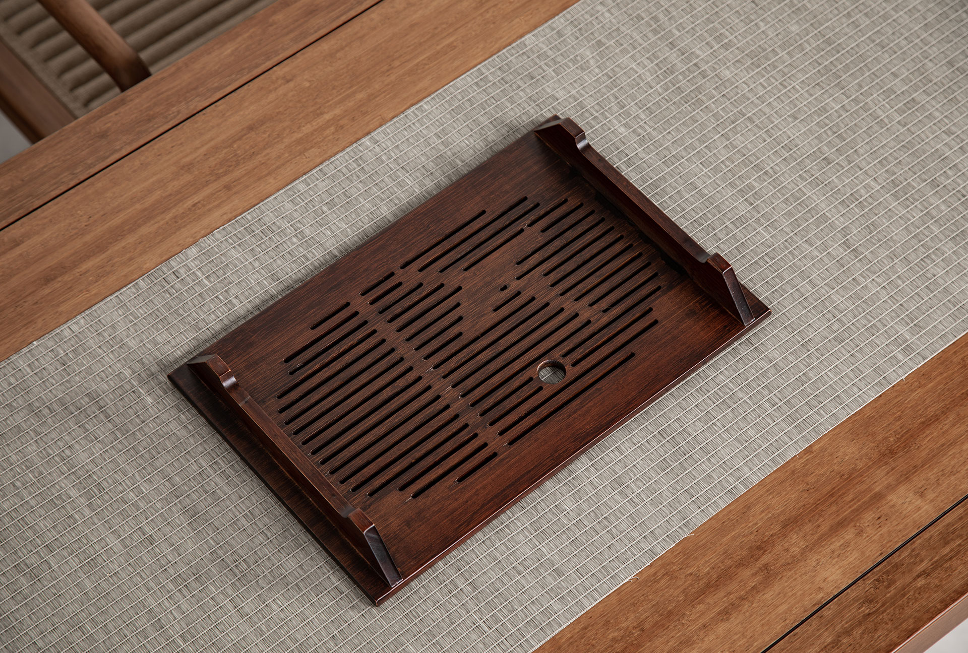 Yanxi bamboo tea trays are simple, elegant, light luxury, versatile for home and office use, easy to clean, and available in multiple sizes Specification image