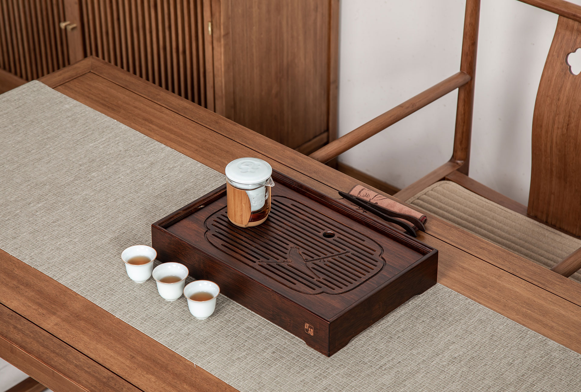 Yanxi bamboo tea trays are simple, elegant, light luxury, versatile for home and office use, easy to clean, and available in multiple sizes