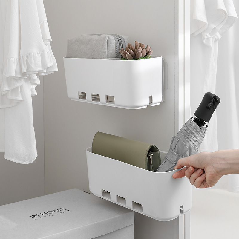 A telescopic drawer-type storage rack for kitchen cabinets Application Scenario