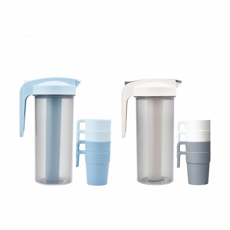 A set of 5 cold drink water bottles for camping Application Scenario