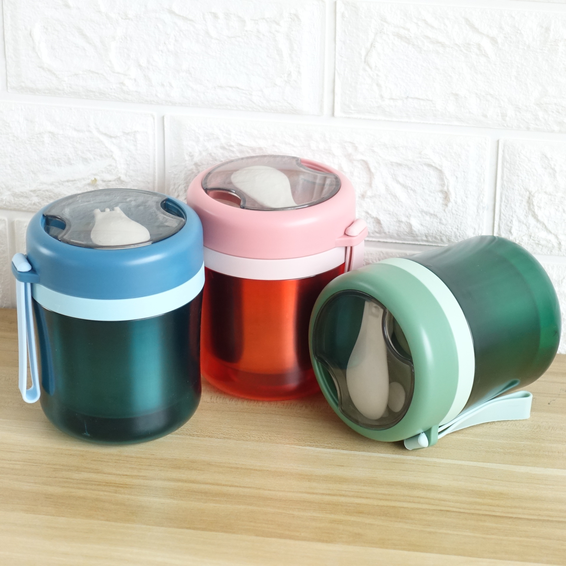 304 stainless steel inner liner detachable, heat-insulating and portable breakfast soup cup Application Scenario