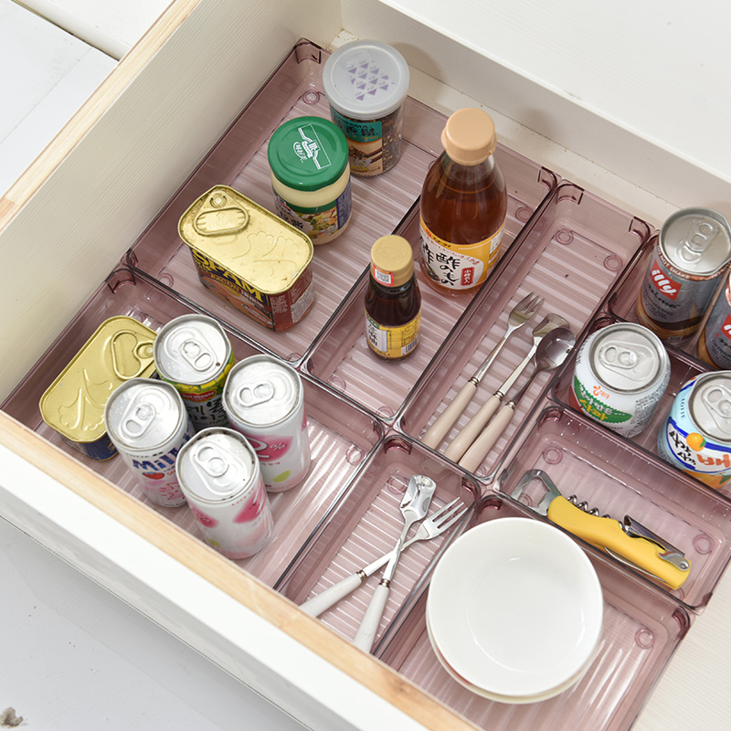 Desktop cosmetics storage box, girls' water and lotion dust-proof storage box with transparent lid Application Scenario