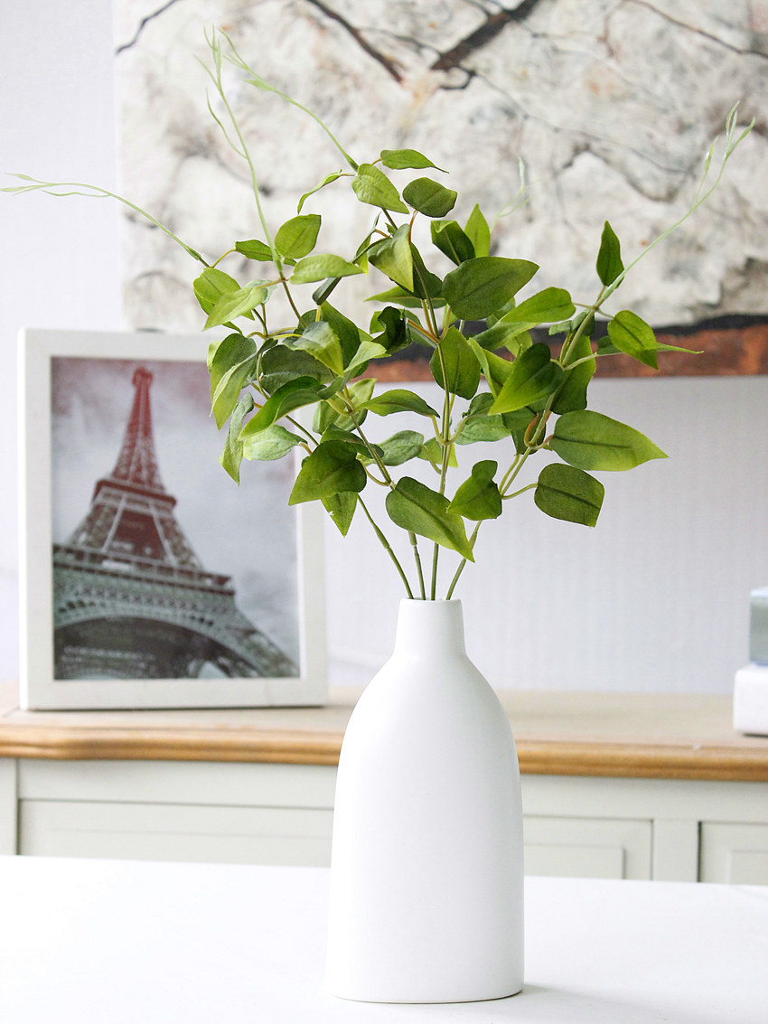 Artificial flower home accessories: 5-branch acacia leaf flower arrangement, Yiwu artificial flower wholesale LF073 Acacia leaf bouquet Application Scenario