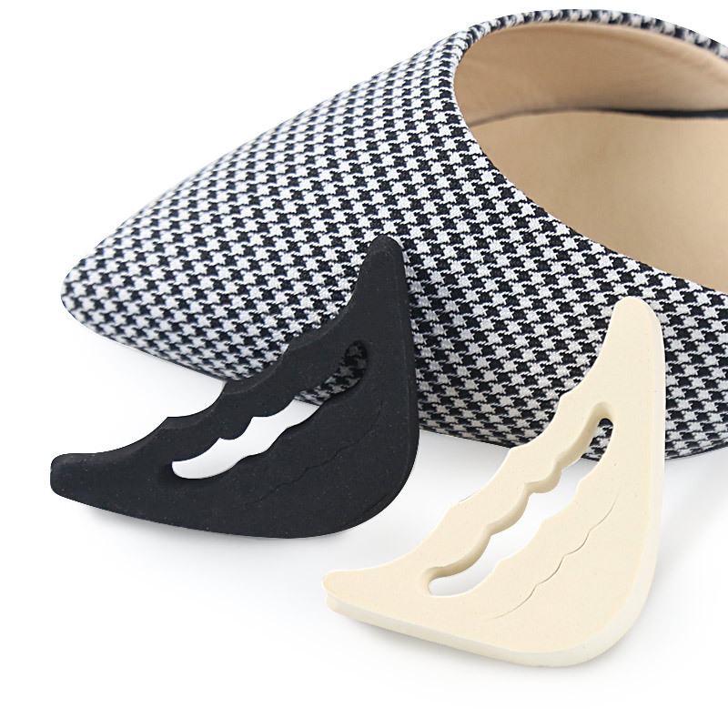 Place a half-size toe plug on the front of the foot Specification image