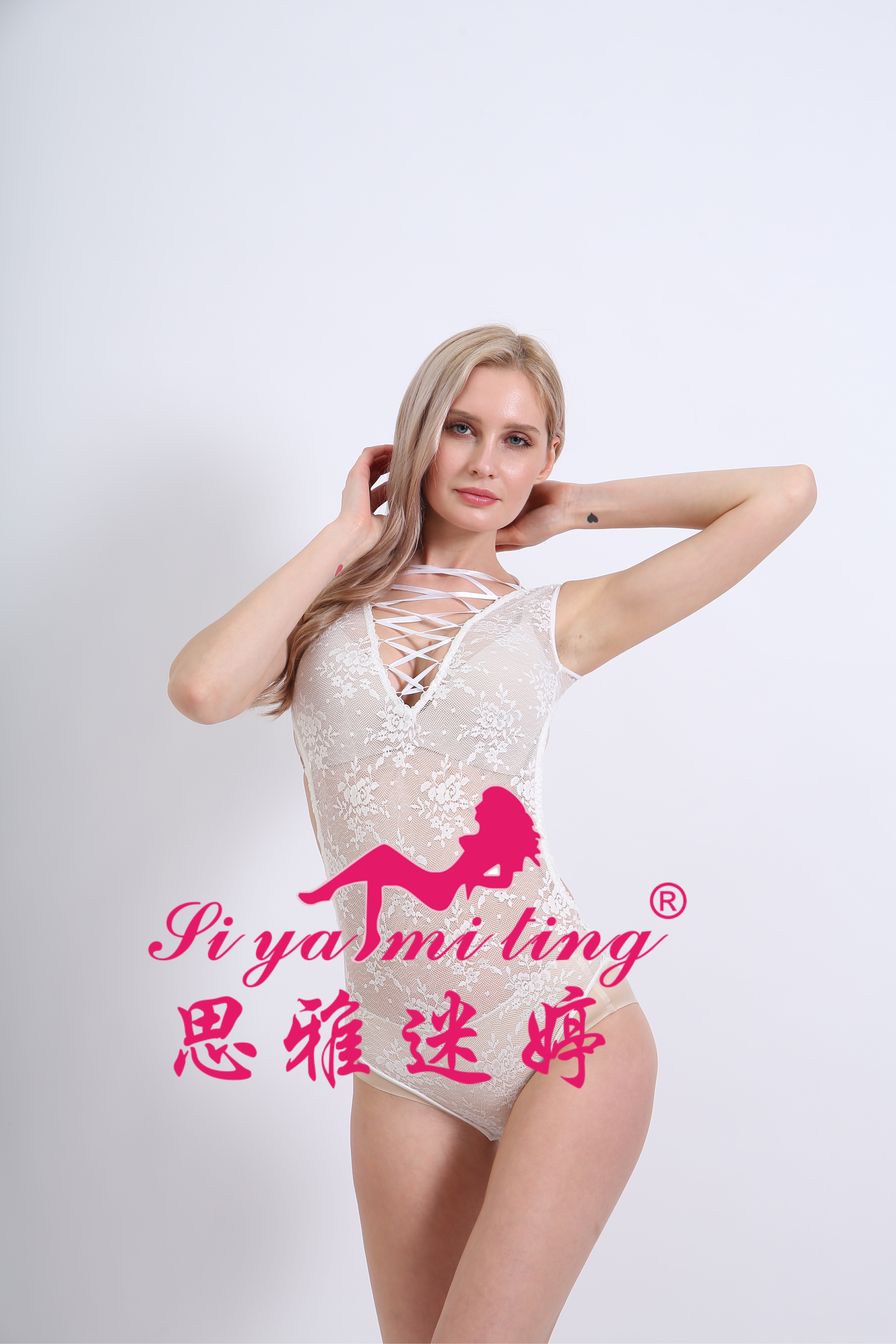 A seductive and sexy V-neck crossed short-sleeved transparent and alluring bed top Specification image