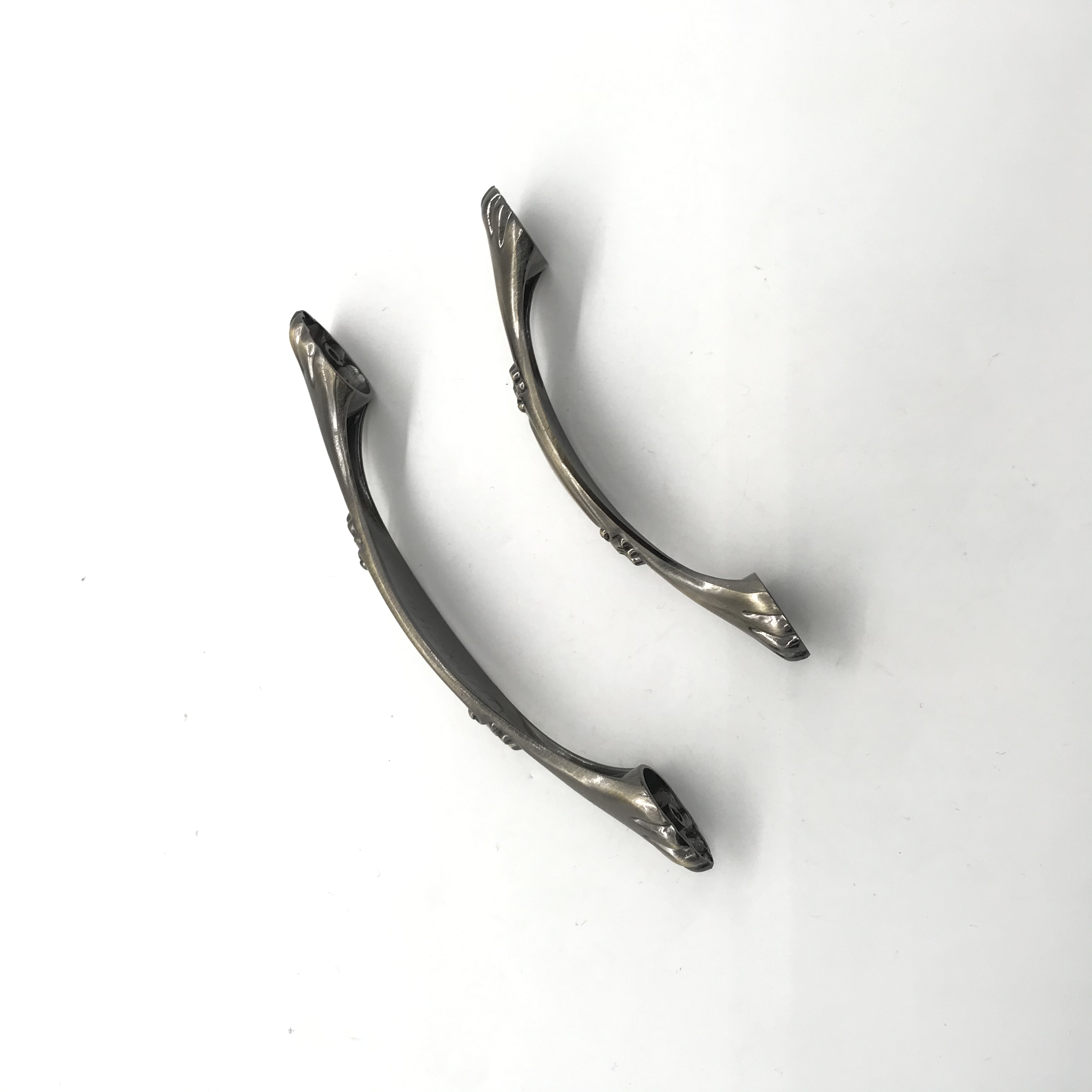 Shuzan Modern and simple zinc alloy 304 handles, door handles, bronze-colored brushed clothes, cabinets, drawers, metal furniture accessories, children's cartoon options, and other hardware tools available undefined