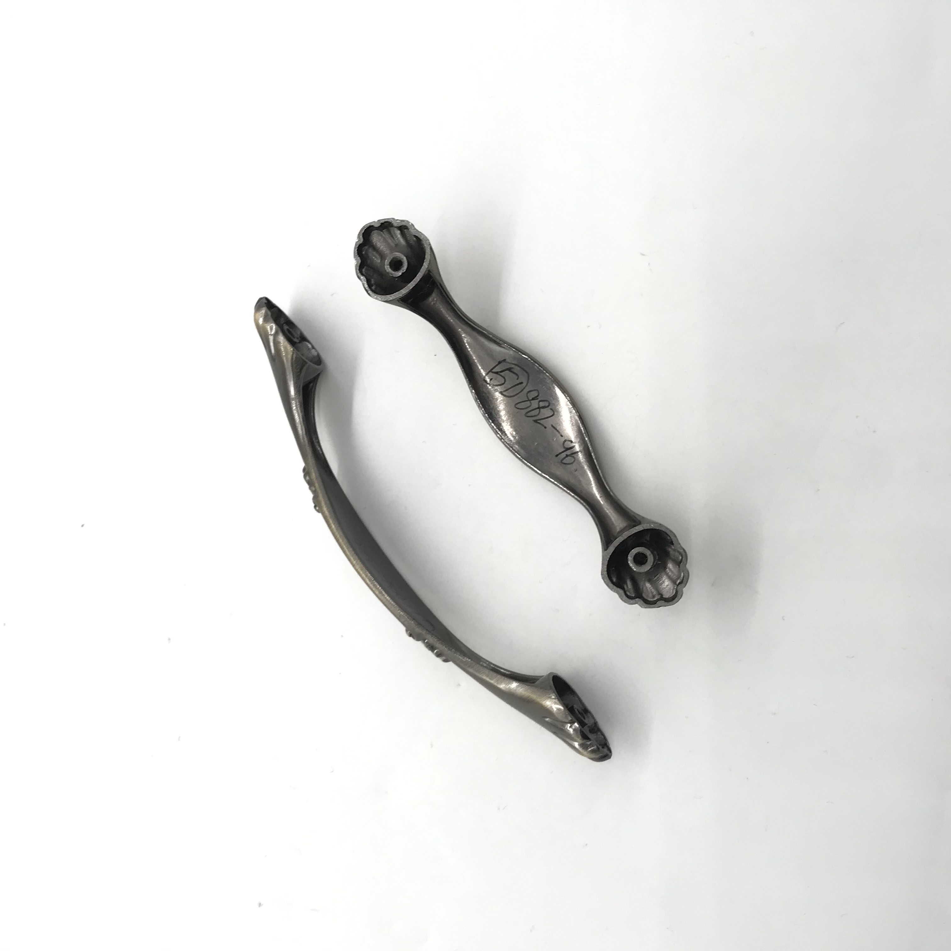 Shuzan Modern and simple zinc alloy 304 handles, door handles, bronze-colored brushed clothes, cabinets, drawers, metal furniture accessories, children's cartoon options, and other hardware tools available undefined