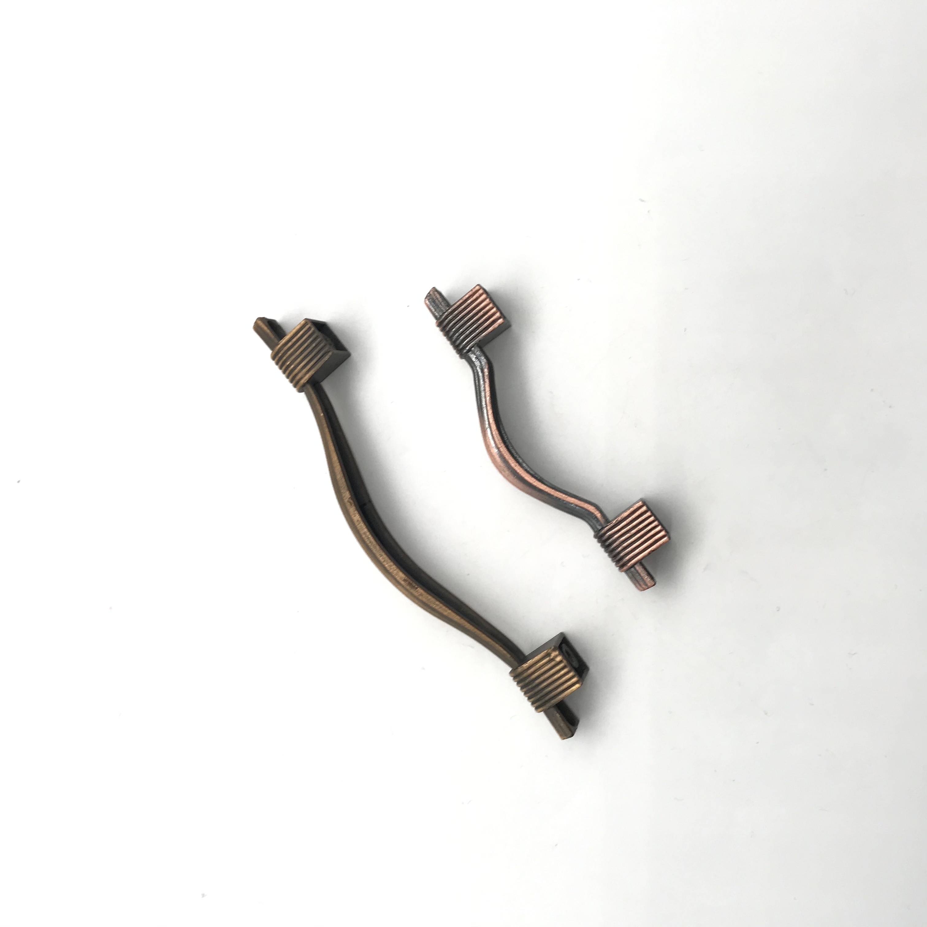 Shuzan antique-style hardware handles with single and double holes for wardrobes, drawers and TV cabinets are universal and suitable for classical style handles Application Scenario