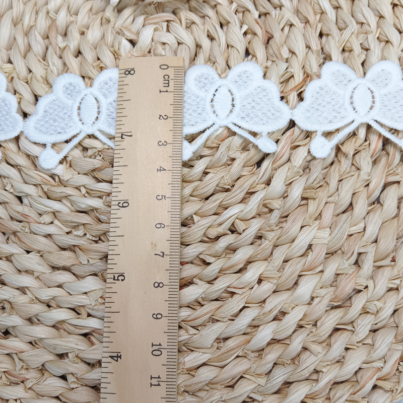 Water-soluble lace embroidery barcode, factory direct sales, clothing accessories, best-selling scarves, butterfly lace details Picture