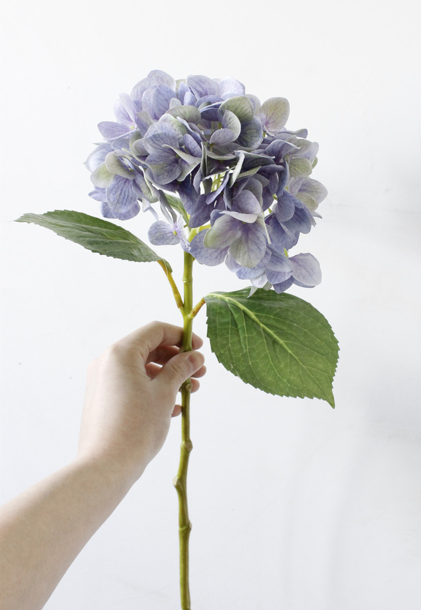 New 3D color hydrangea artificial flower, mid-to-high-end artificial flower, wedding hydrangea flower arrangement, home decoration, 3-leaf silk flower L1700 Application Scenario
