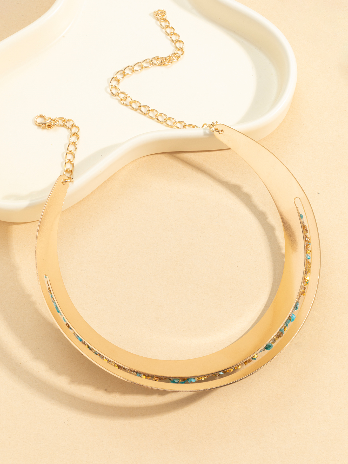 Xiyin, a cross-border Amazon bestseller from Europe and America, offers a fashionable and trendy metal necklace and neckband with natural stones for women Specification image