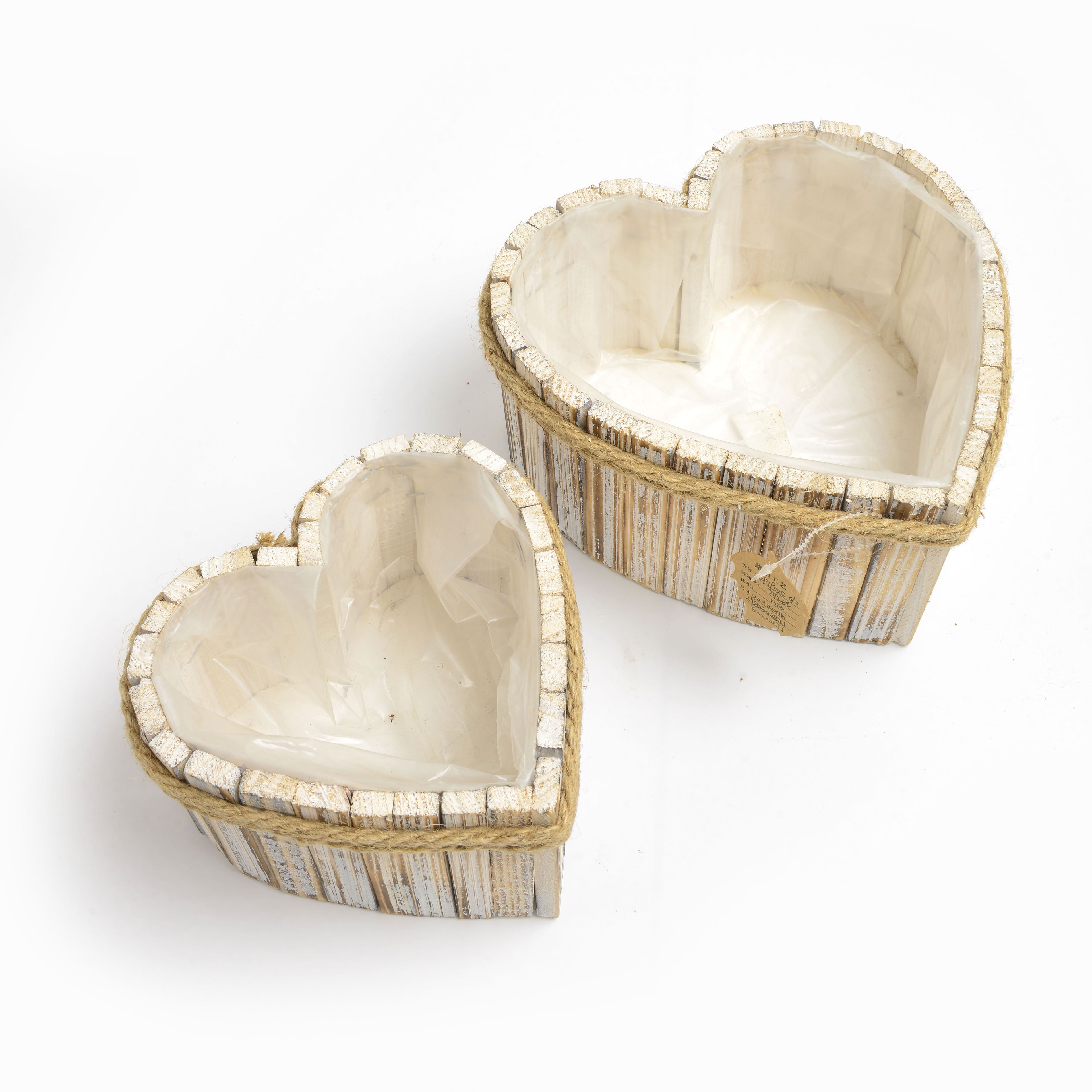 2022 New Wooden heart-shaped Flowerpot 2 details Picture